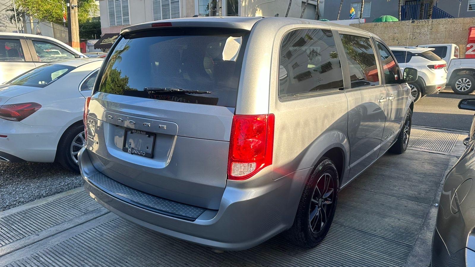 carros - Dodge grand caravan 2019 3