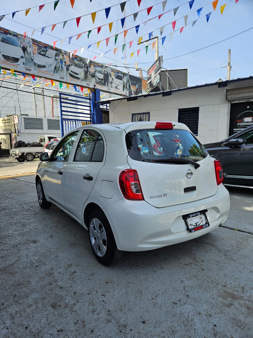 carros - NISSAN MARCH  2