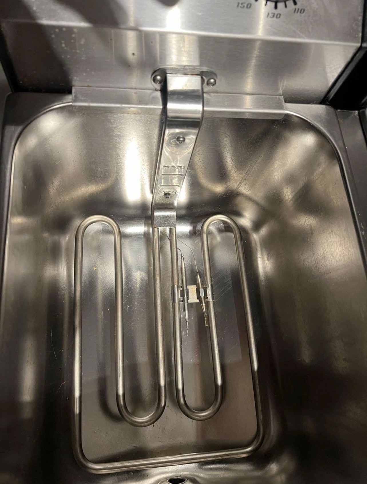 equipos profesionales - Freidora eléctrica profesional doble tanque 2 x 8
L con sistema de drenaje 1
