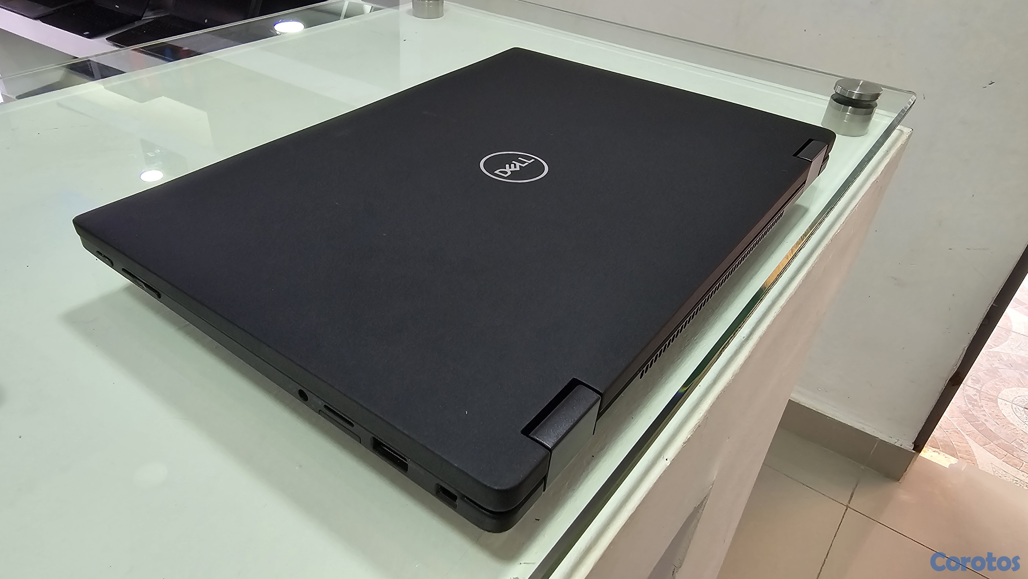 computadoras y laptops - Dell touch 13.3 Pulg Core i5 7th Gen Ram 8gb ddr4 Disco 128gb SSD Solido Wifi  4