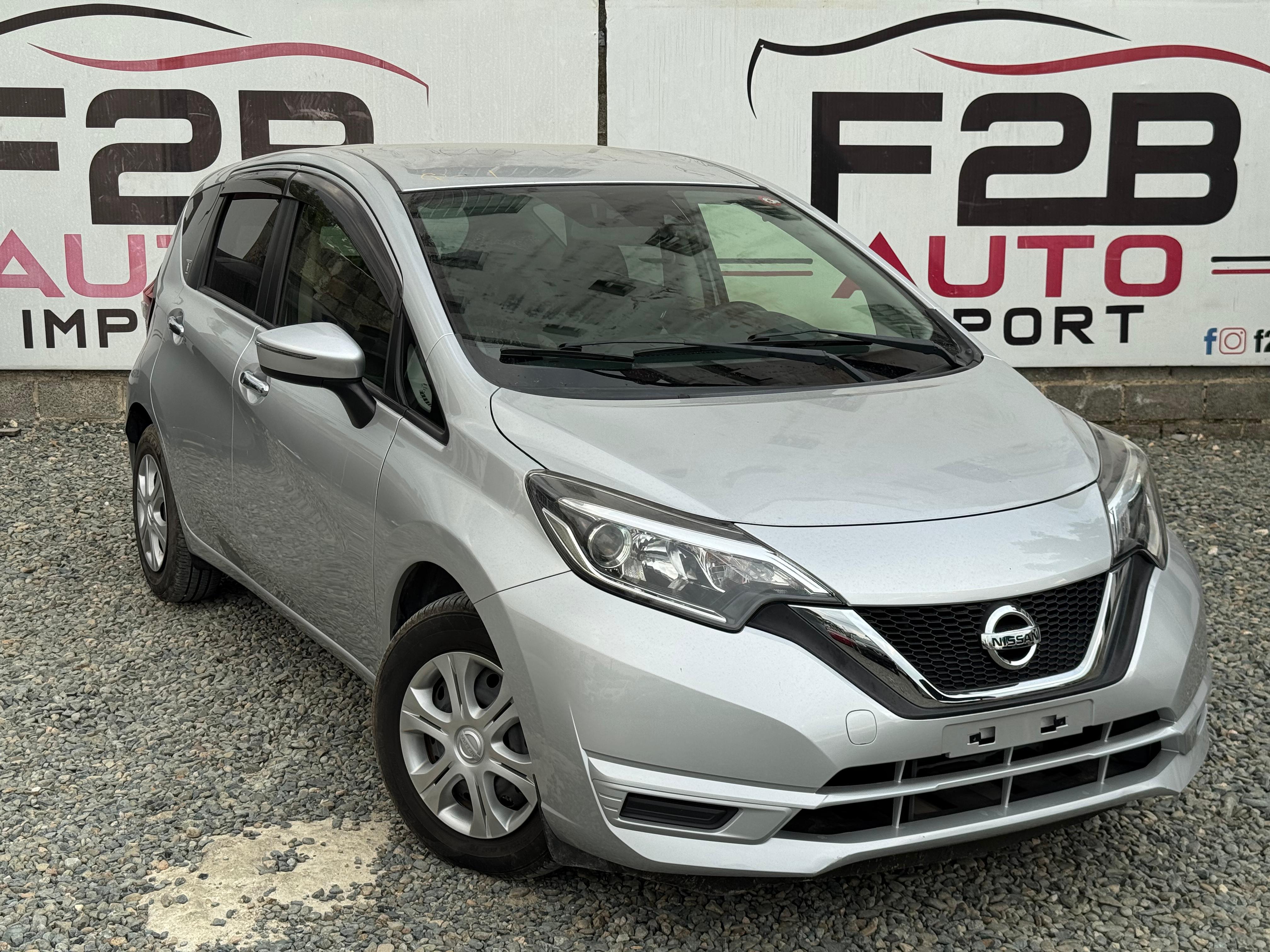 carros - OFERTA NISSAN NOTE- 50 MIL DE INICIAL 4