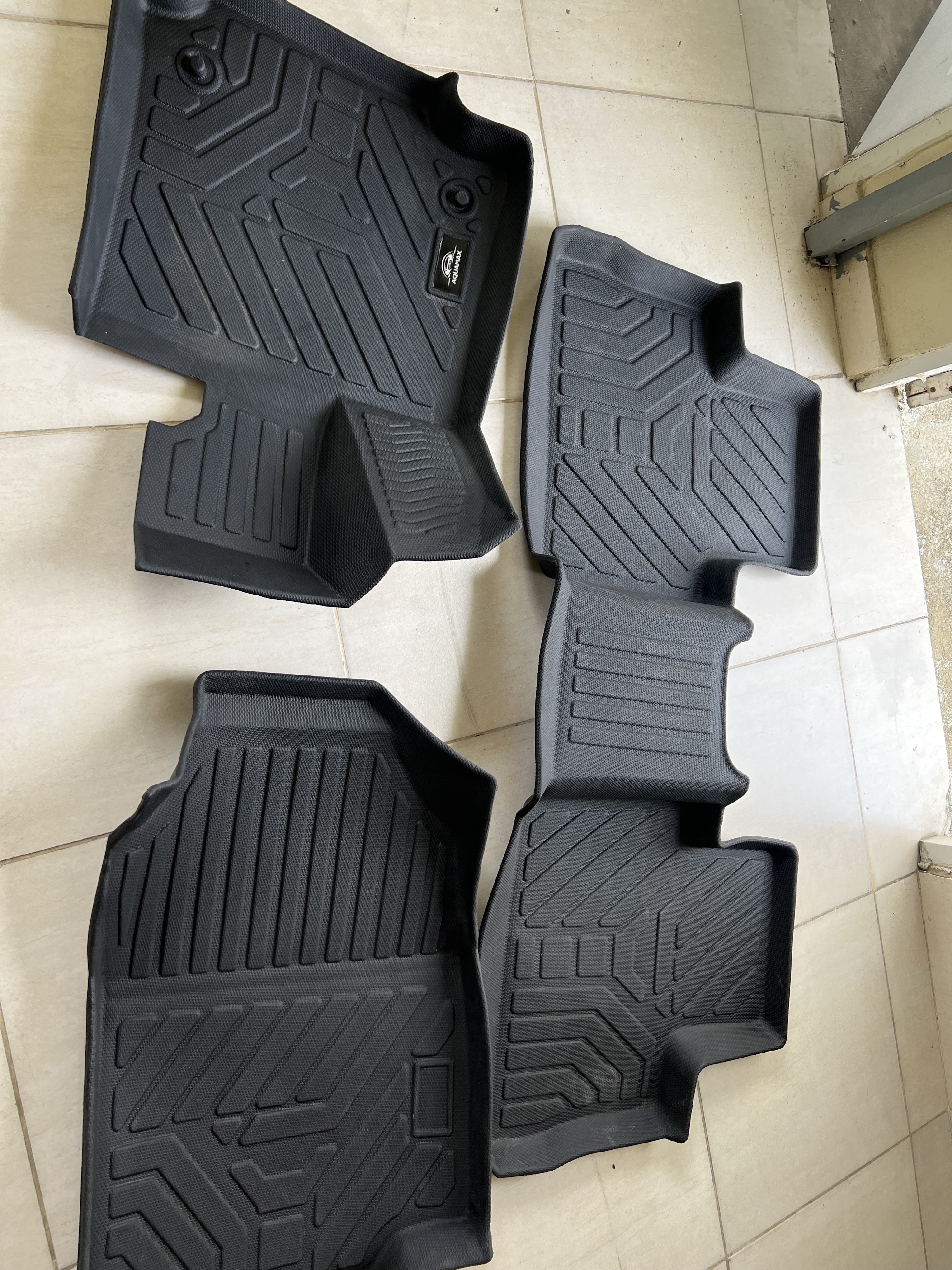 accesorios para vehiculos - alfombras tipo bandeja rav4 2020-2024 3