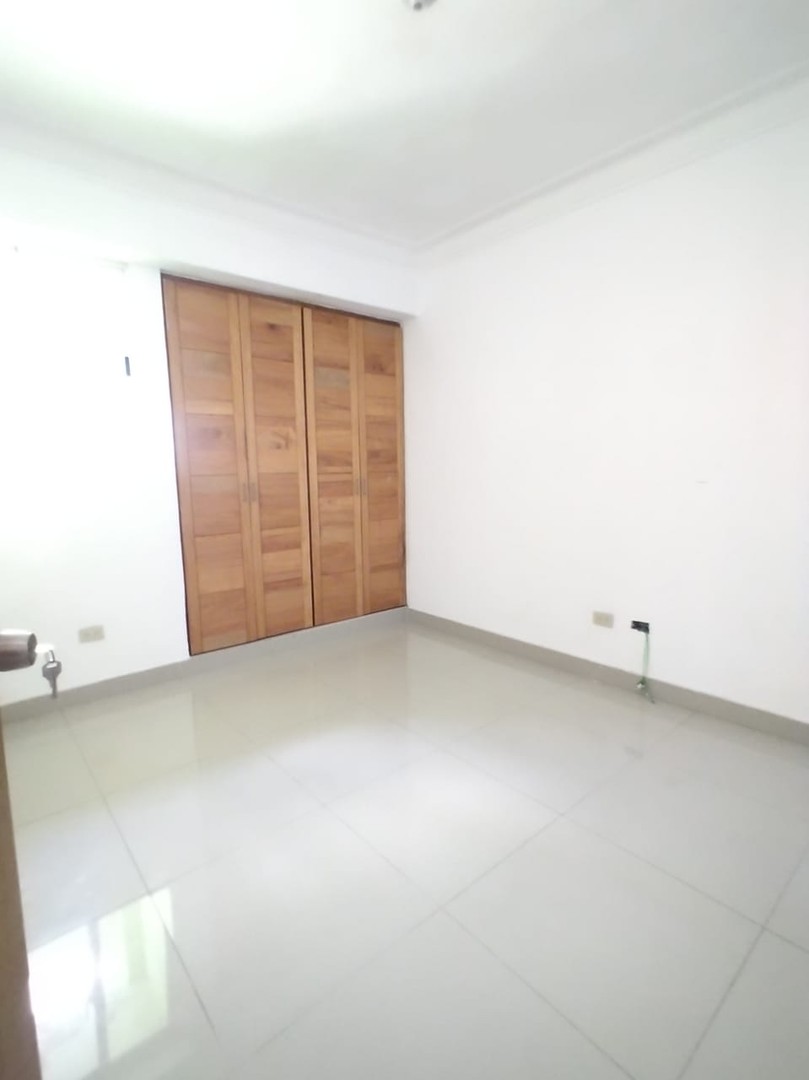 apartamentos - VENDO EN LOS RESTAURADORES:
PRECIO RD$. 9.2 Millones
3 Habitaciones 
2 parqueos 3