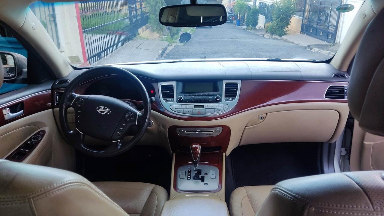 carros - Hyundai Genesis 2012 0
