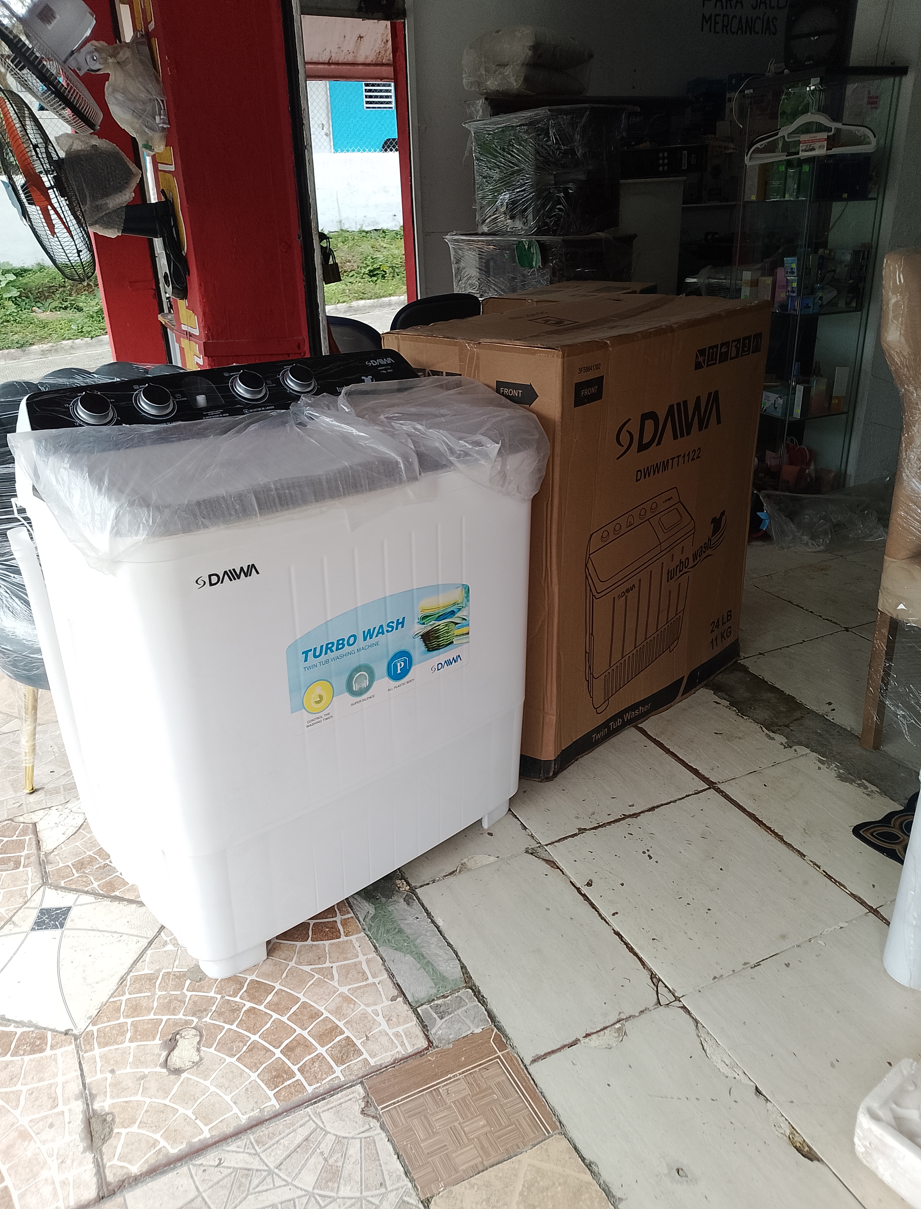 electrodomesticos - Lavadora Semi automática de Doble Tina Daiwa de 24 libras  1