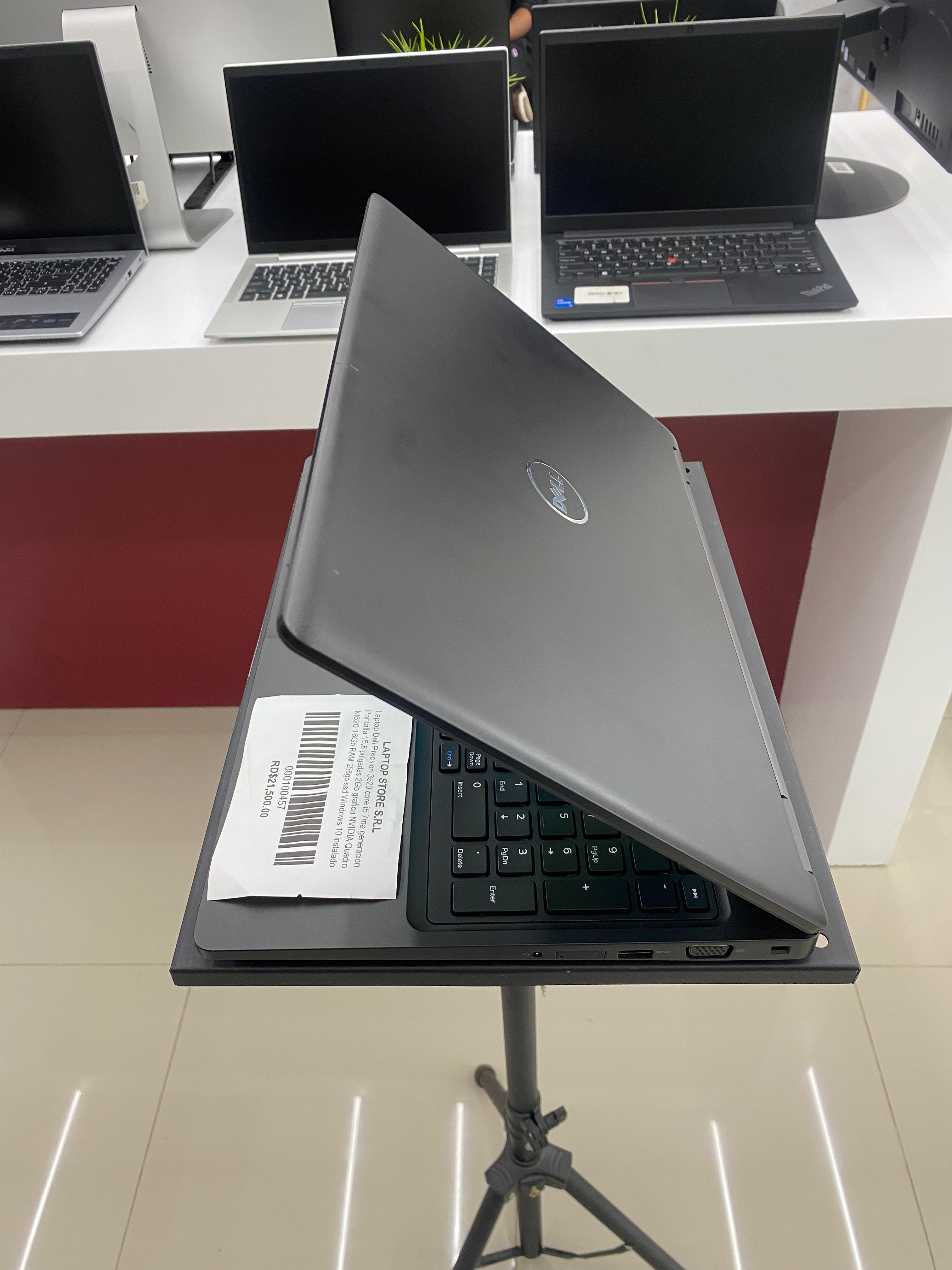 computadoras y laptops - Laptop Dell 3520 core i5 7ma Gen 15.6 pulgadas 2GB 1