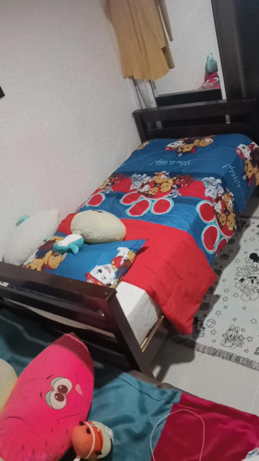 muebles y colchones - Vendo cama media plaza Exelente condiciones ideal para niños 0