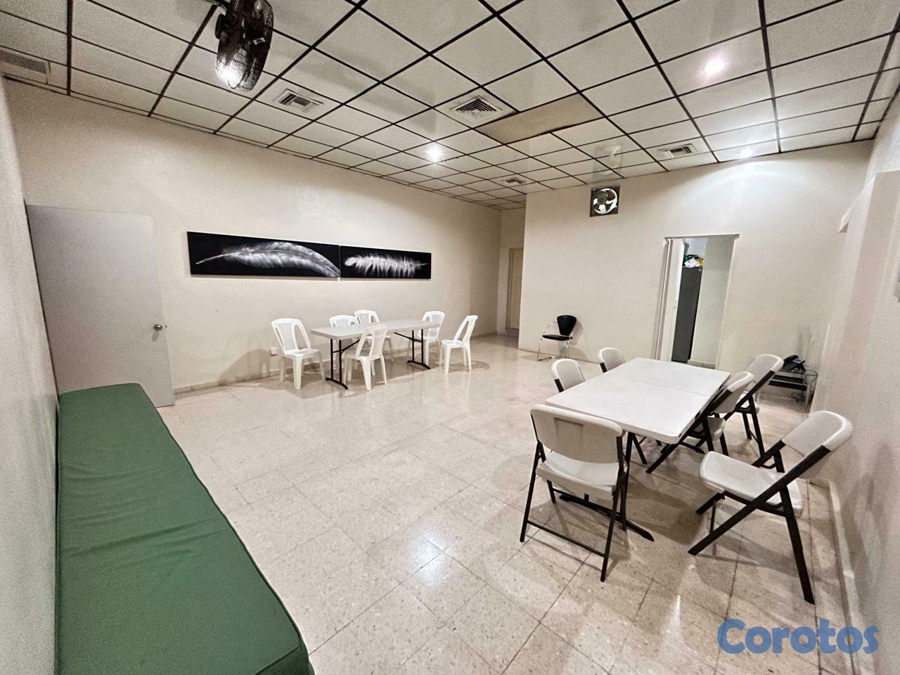 oficinas y locales comerciales - Oportunidad de Alquiler! Local en la Rómulo 127 m² 5