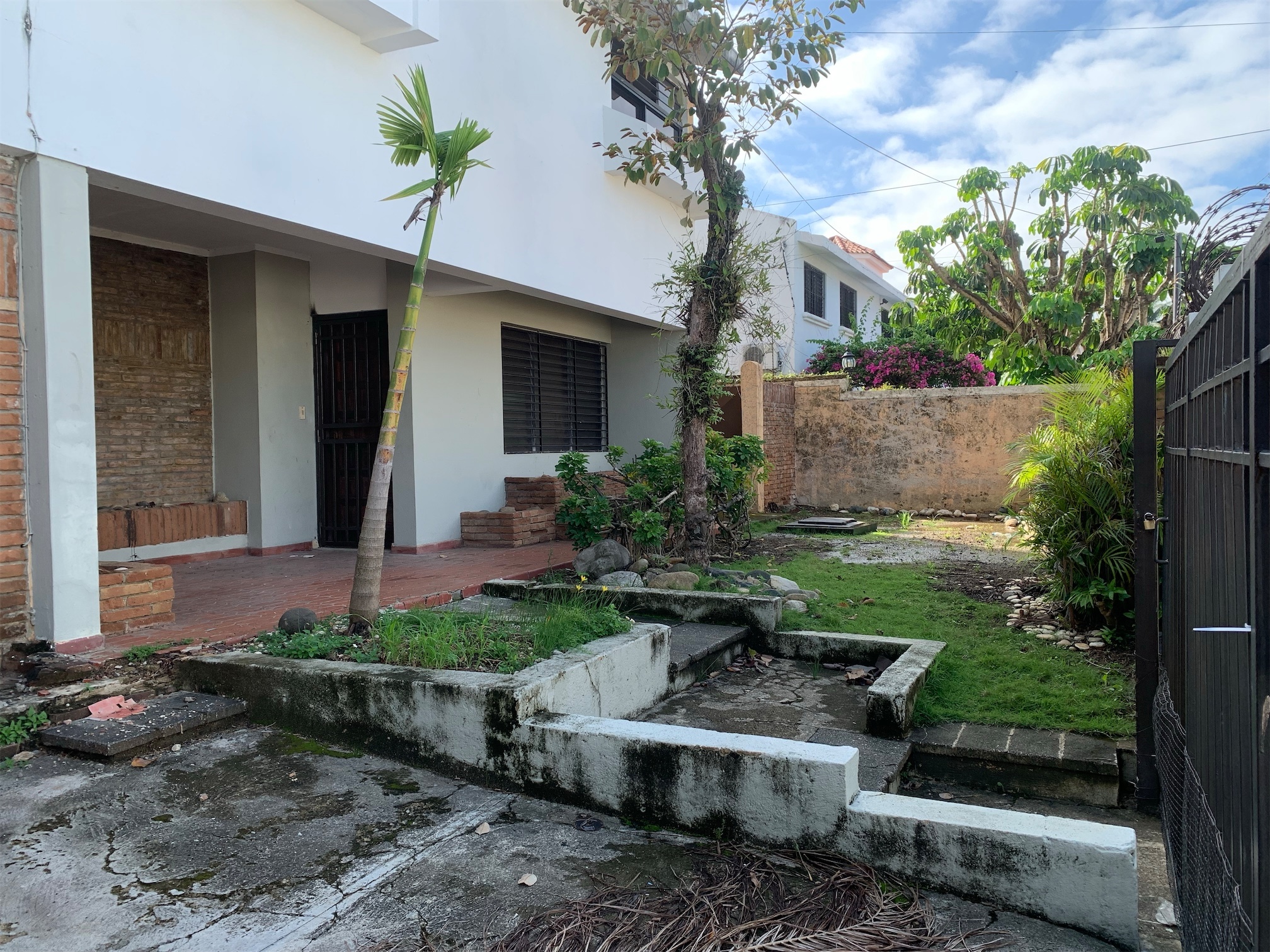 oficinas y locales comerciales - Casa con fines comerciales 1
