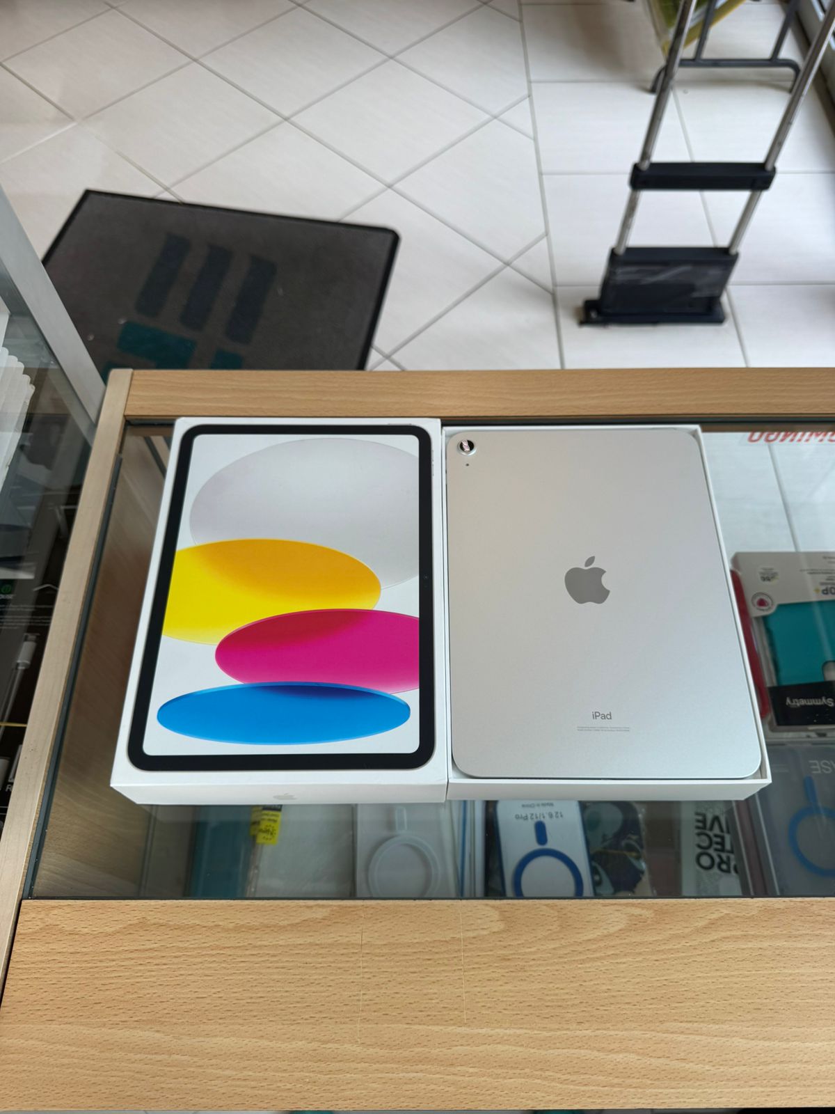 celulares y tabletas - ipad 10th Gen silver 64 GB 10.9''  WIFI. 1