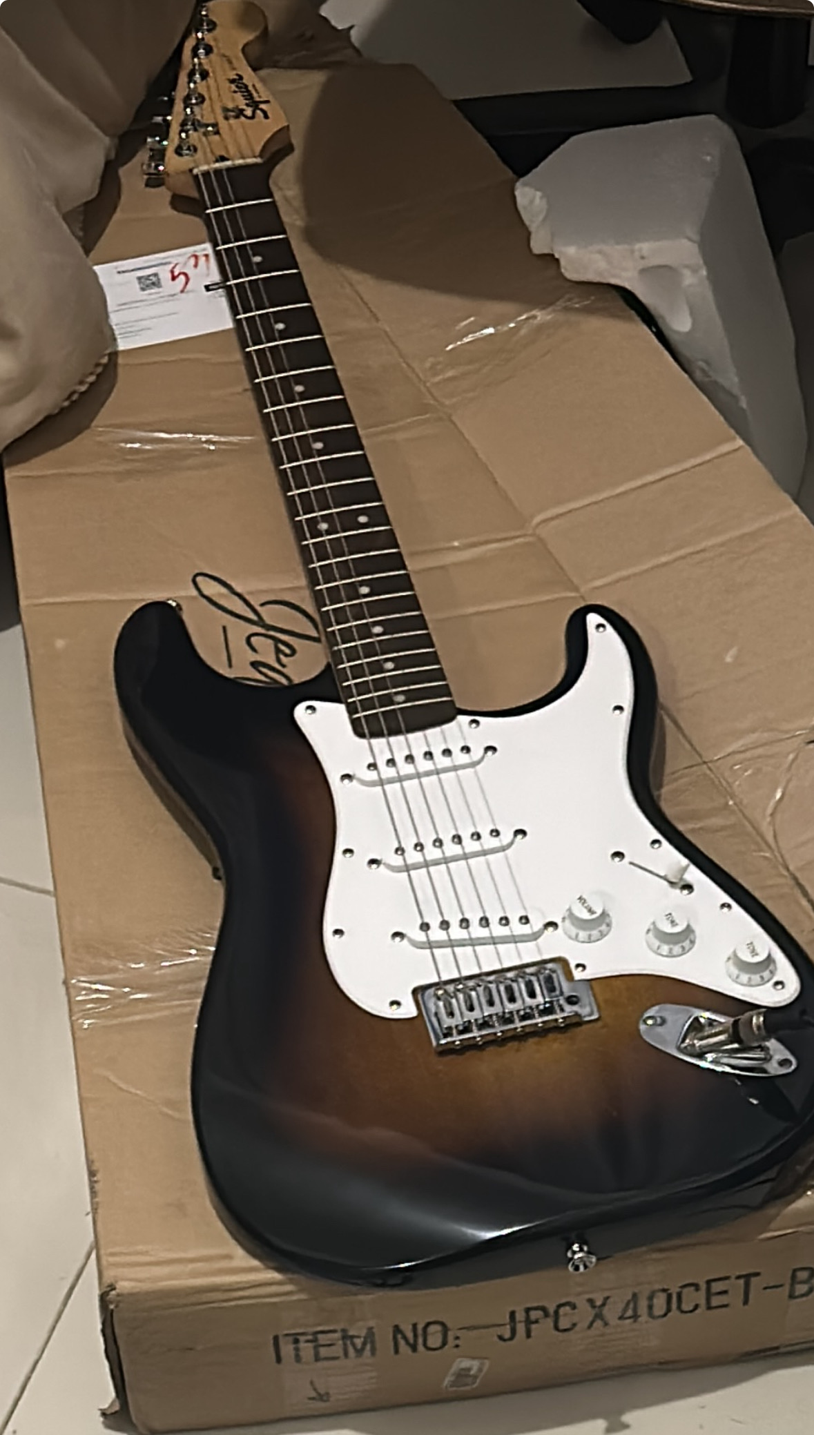 instrumentos musicales - Squier Fender Stratocaster Sunburst Debut(NEGOCIABLE) 3
