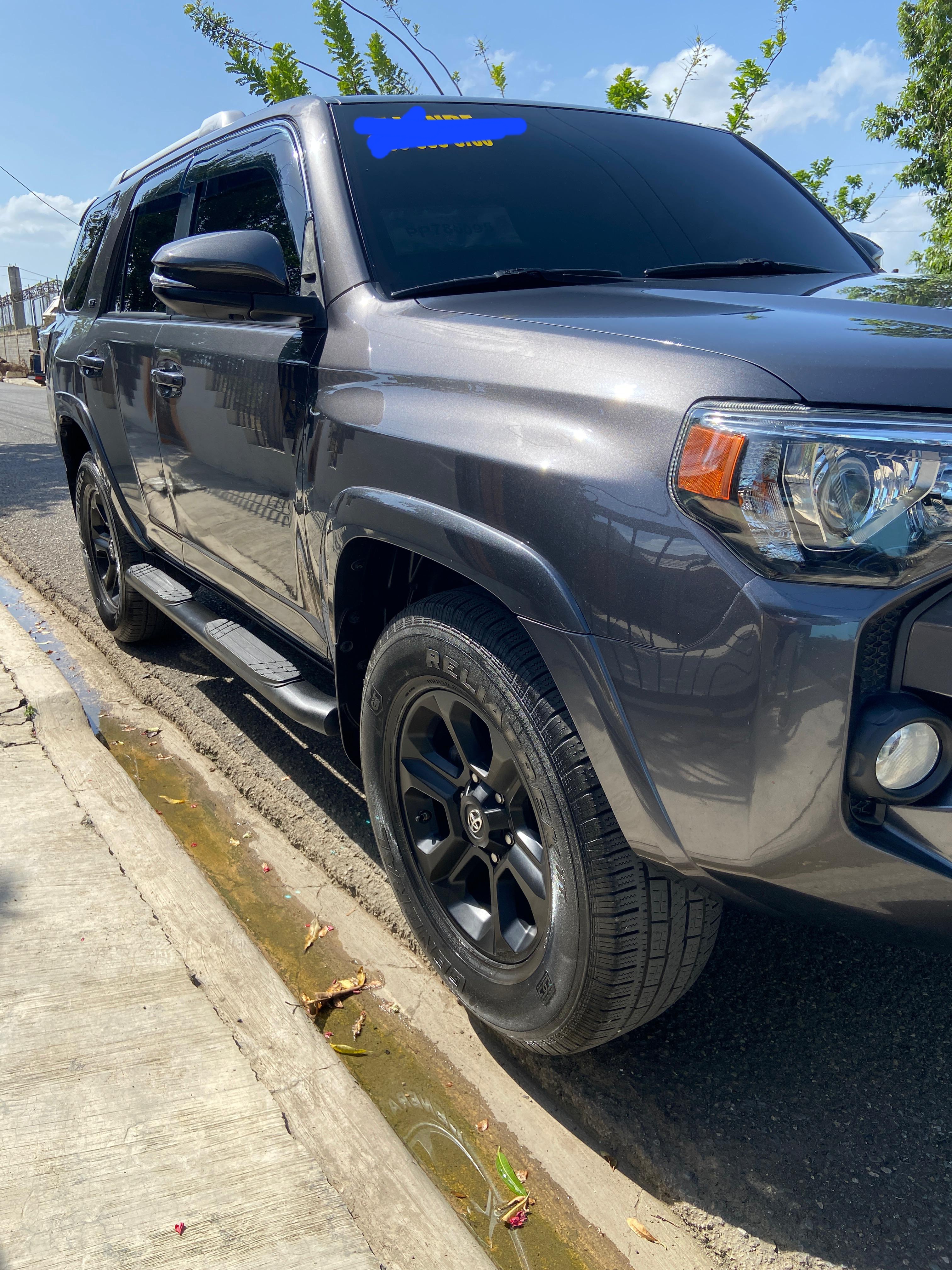 jeepetas y camionetas - Toyota 4runner Sr5 2018 3
