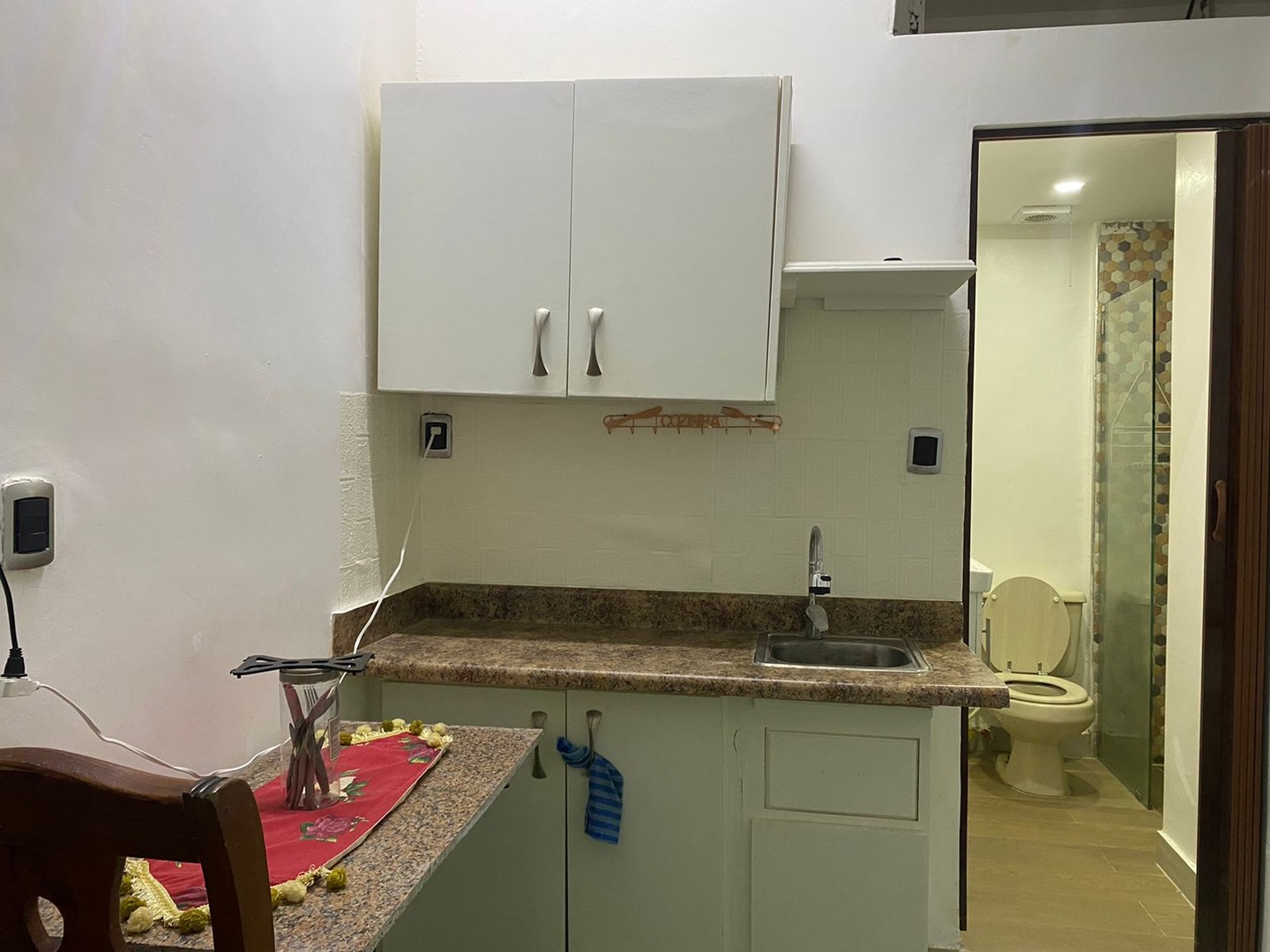 apartamentos - Alquiler Estudio Amueblado con Parqueo, Zona Colonial, Santo Domingo 3