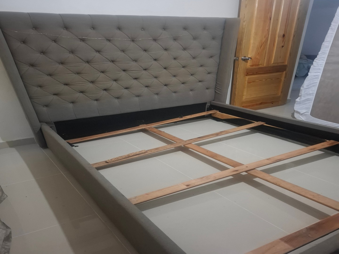 muebles y colchones - BASE CAMA CAPITONEADA EN TELA 5