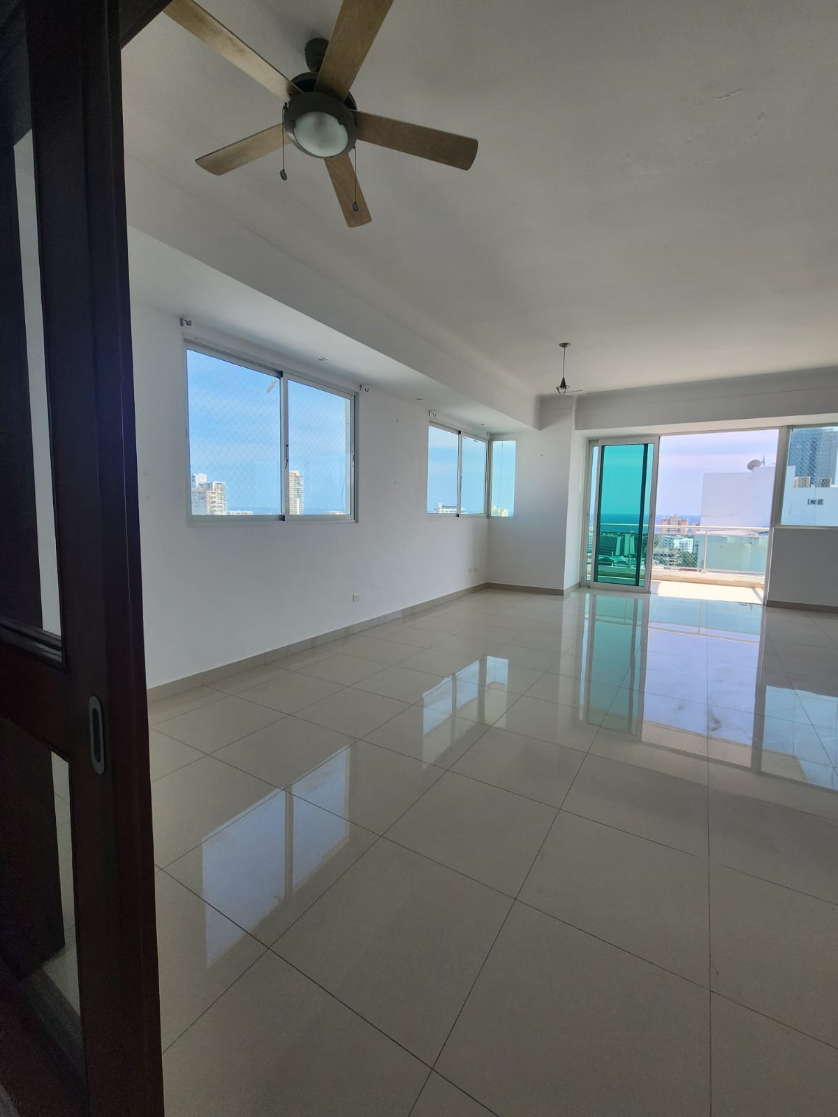 apartamentos - Vendo Ph urbanización real vista al mar tres hab  0