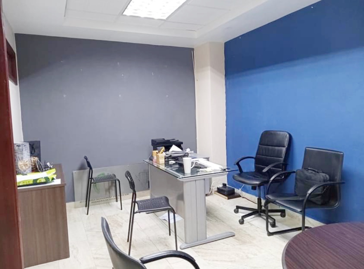 oficinas y locales comerciales - Local céntrico en los Prados 7