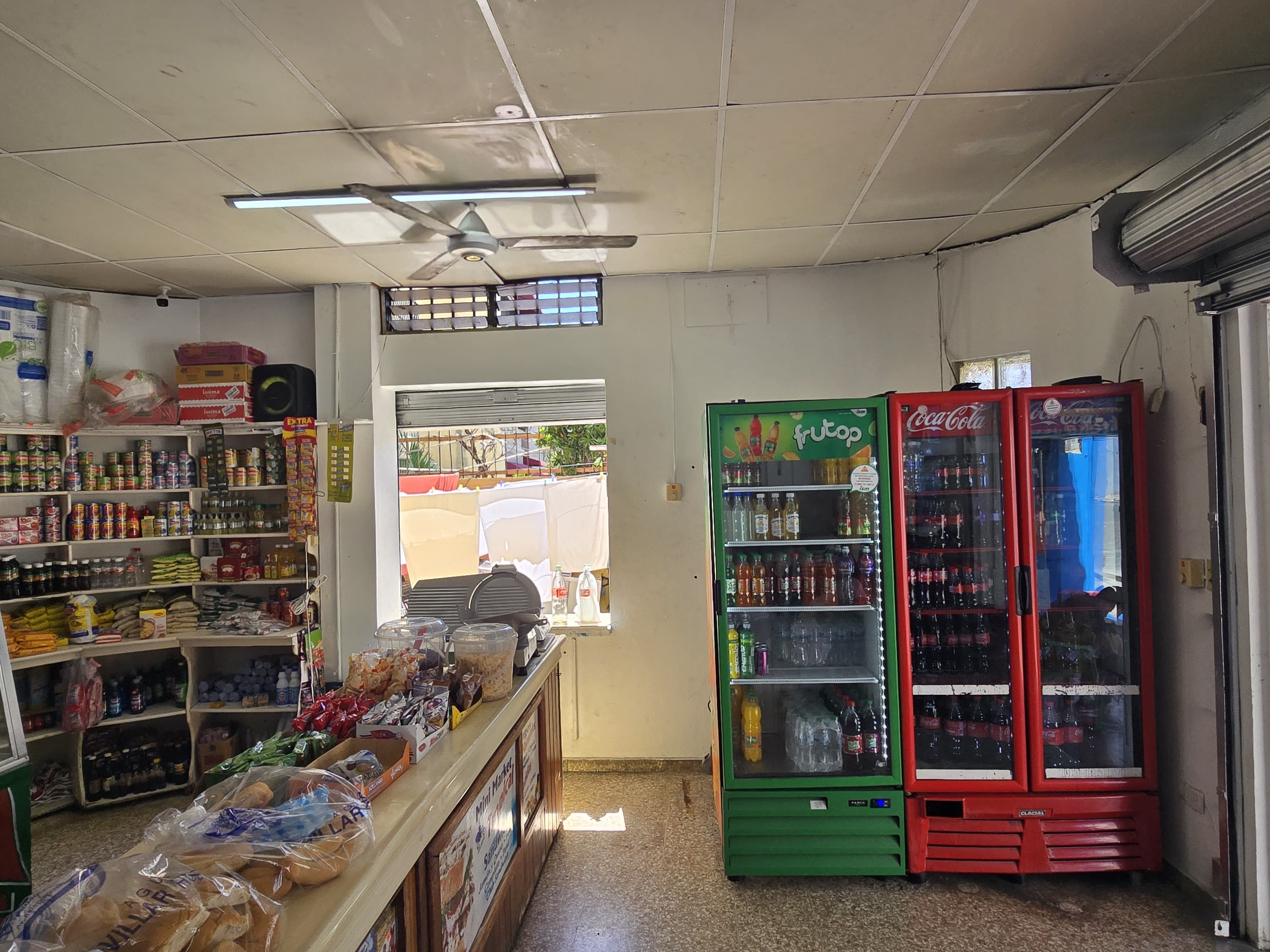 oficinas y locales comerciales - colmado en venta  3