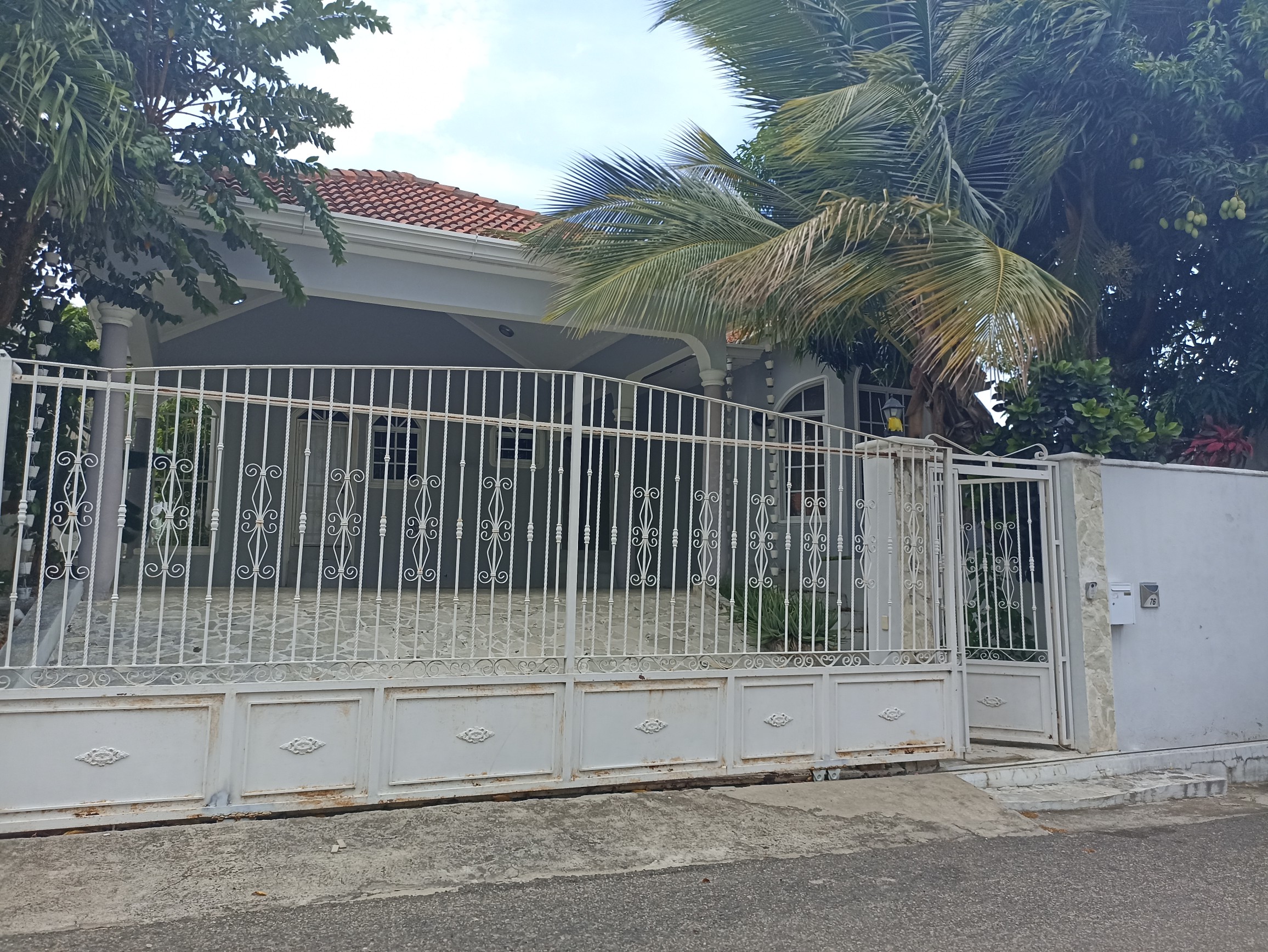 casas - Casa amueblada con piscina y terraza cerca de todo residencial privado 1