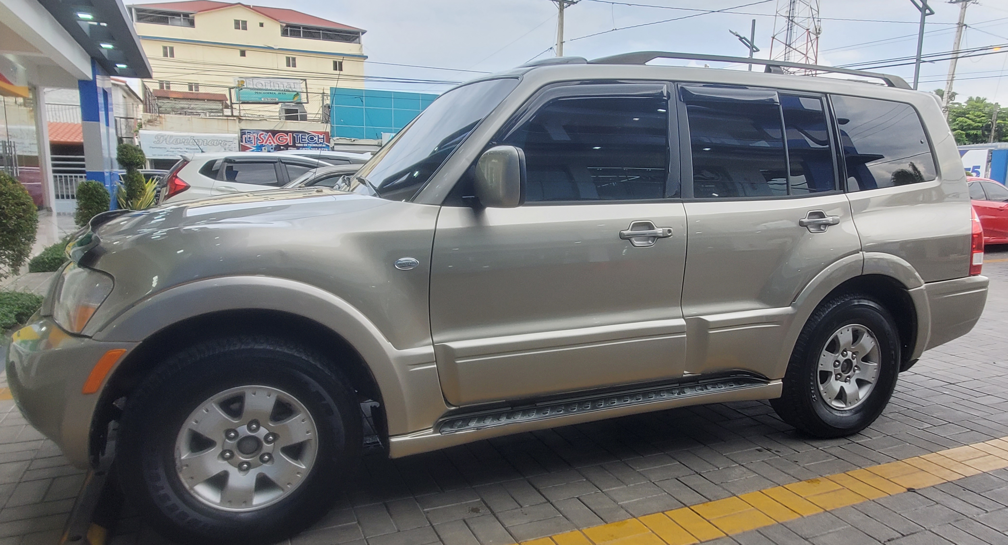jeepetas y camionetas - Montero 2003 0
