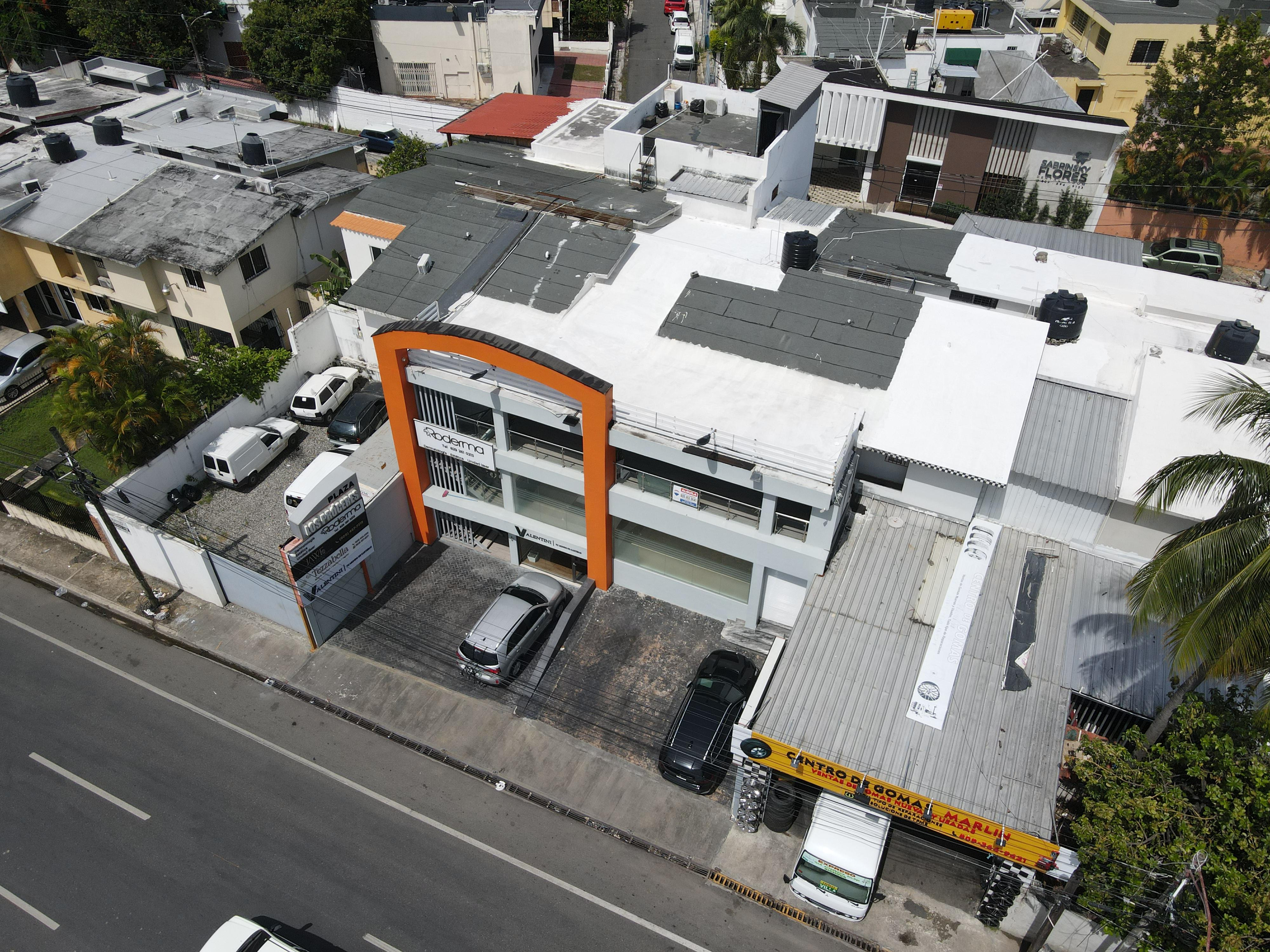 oficinas y locales comerciales -  Alquiler Comercial Primer Nivel  Av. Los Proceres 5