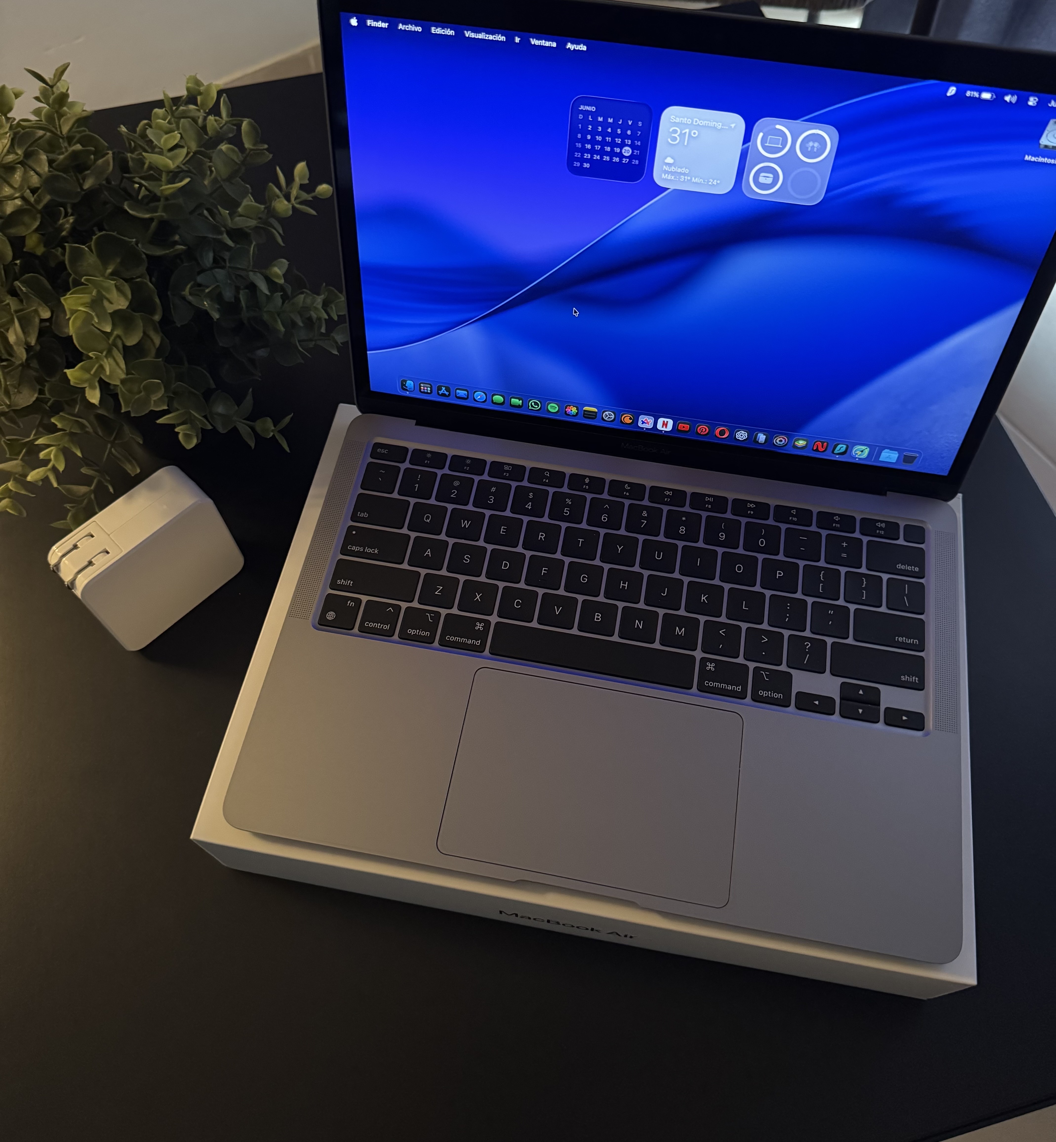 computadoras y laptops - MacBook Air M1
256 GB y 8 Ram
 3
