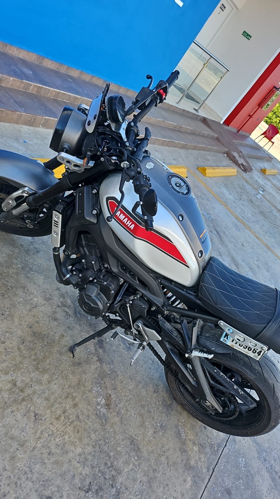 motores y pasolas - comprada en la  Yamaha matricula  al
dia 