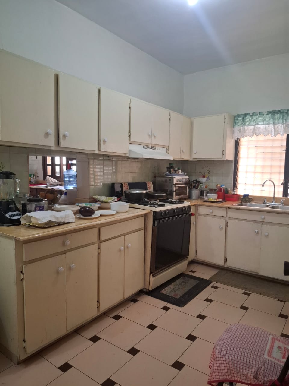 solares y terrenos - Venta de Local C. y Vivienda Zona Universitaria 2