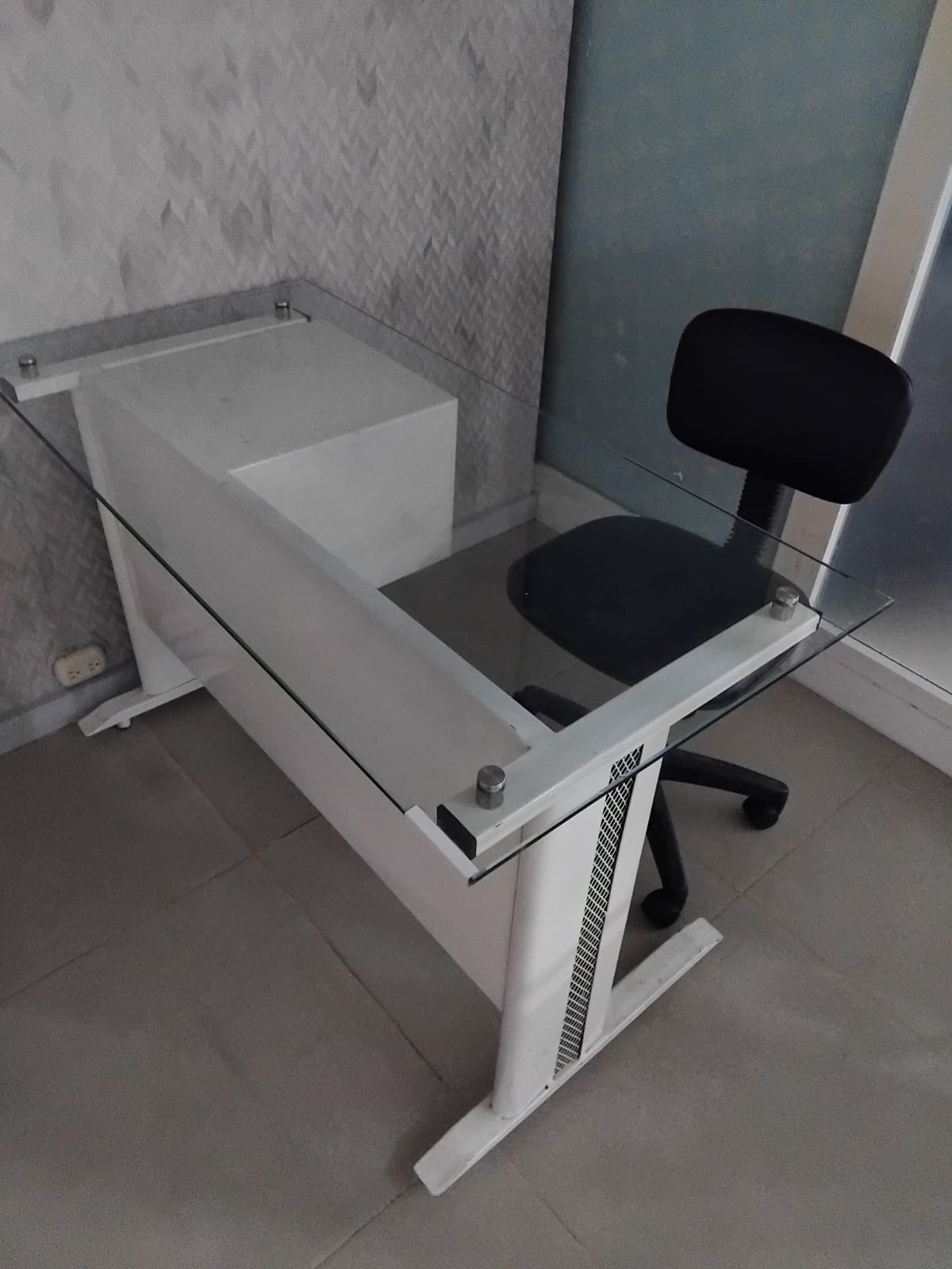 articulos de oficina - Escritorio con silla 3