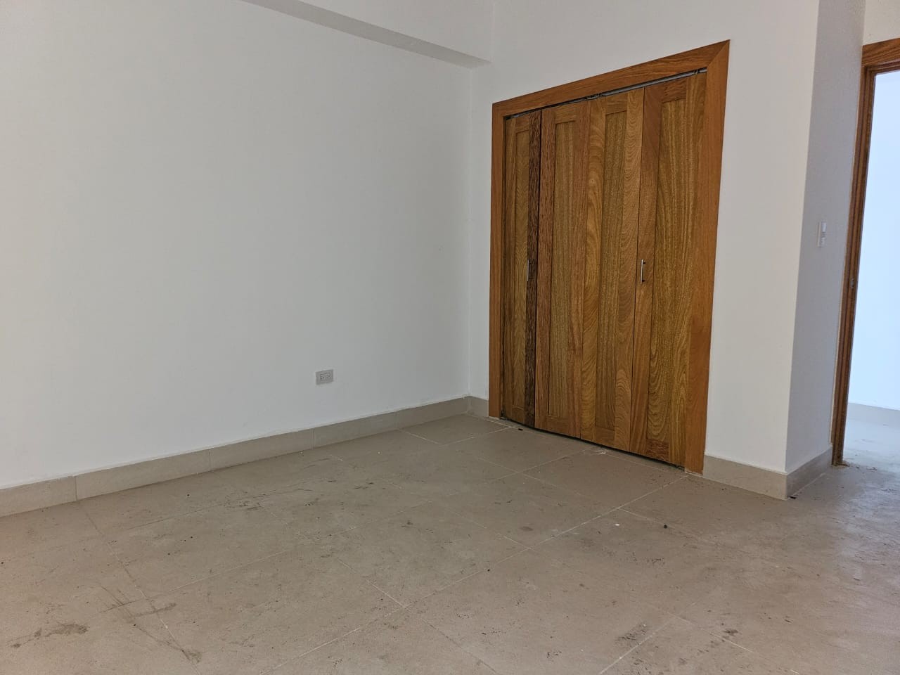 apartamentos - Venta de Apartamento primera linea de plara en Juan Dolio 2