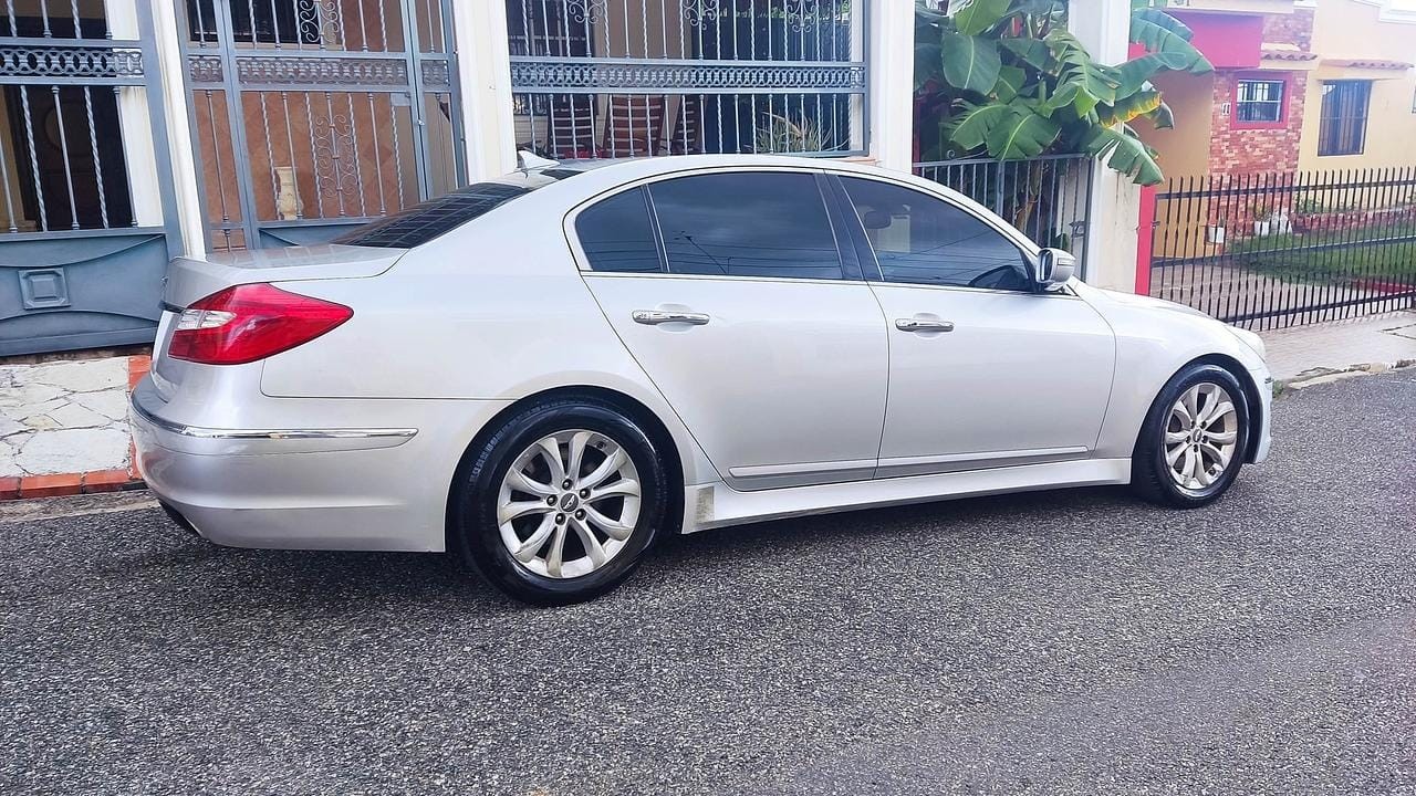 carros - Hyundai Genesis 2012 1