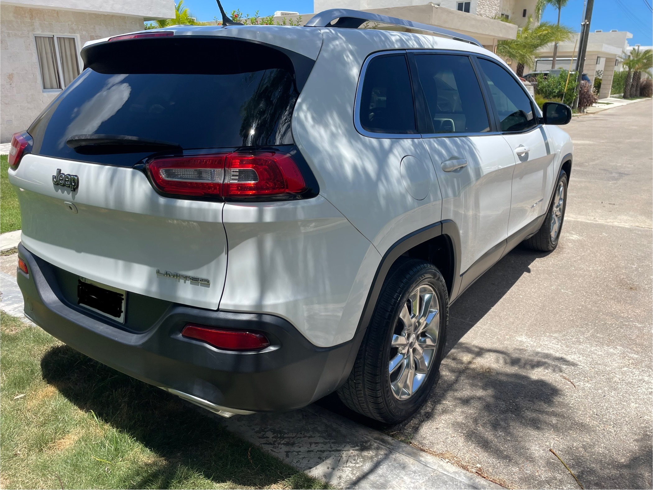 jeepetas y camionetas - Jeep Cherokee limited 2015 2