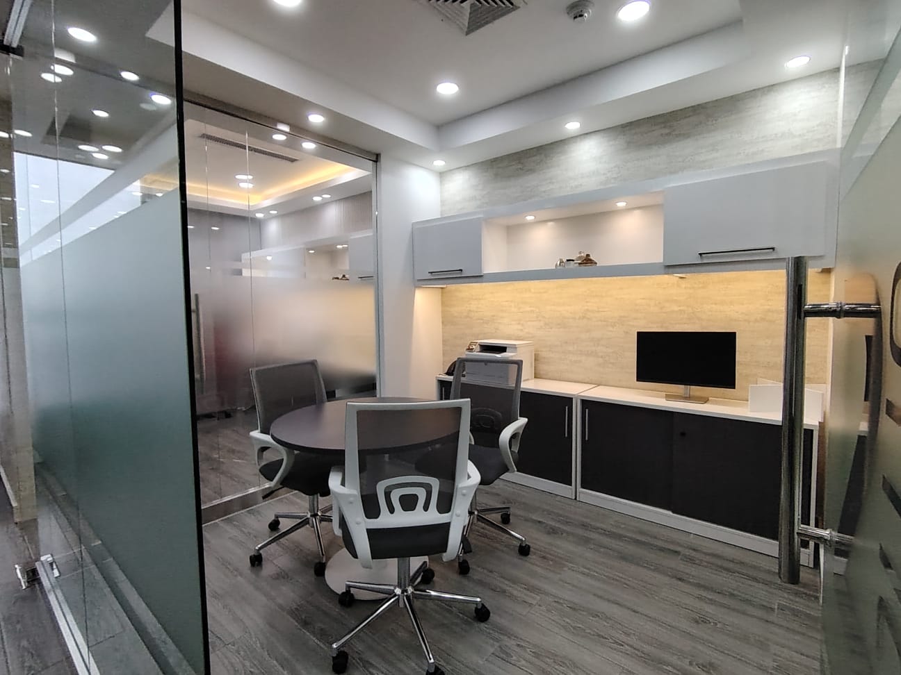 oficinas y locales comerciales - Oficina Amueblada en Alquiler en La Esperilla 0