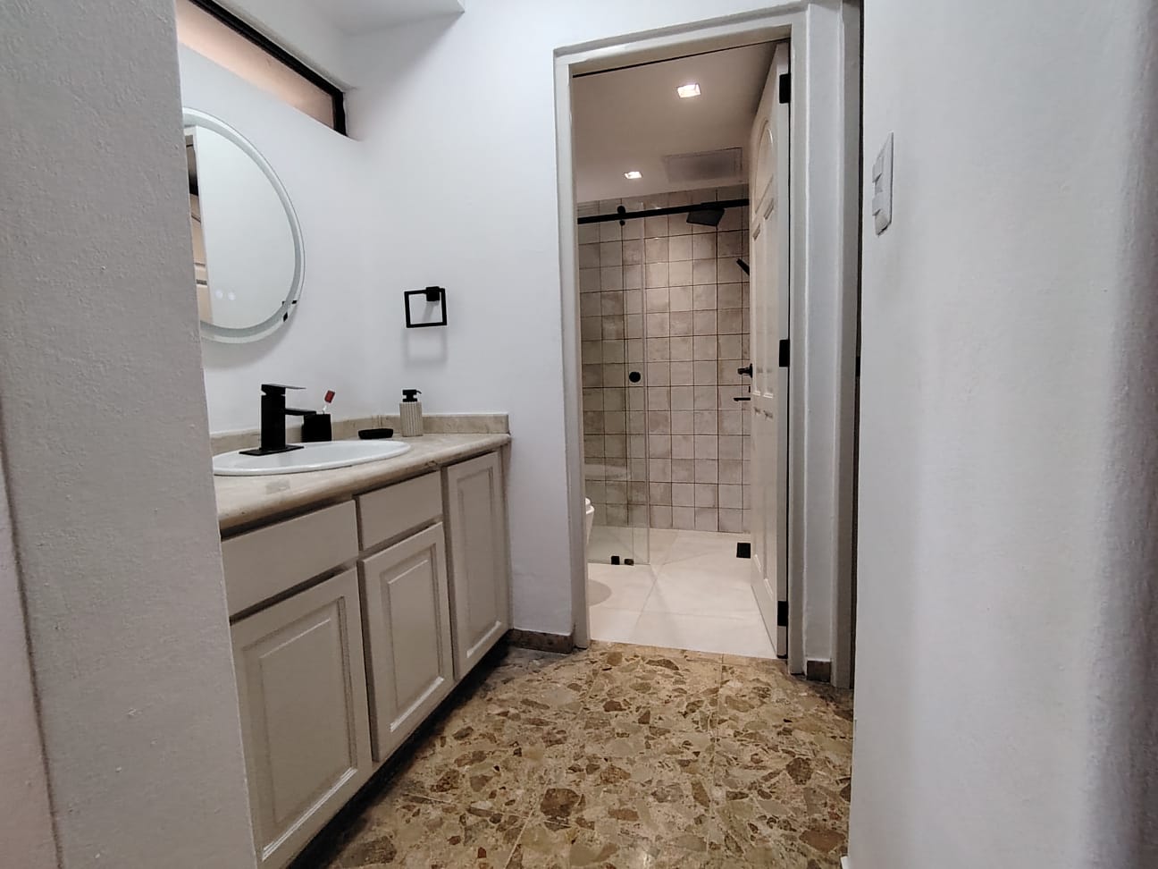 apartamentos - Apartamento en Venta Vacio en Naco 5