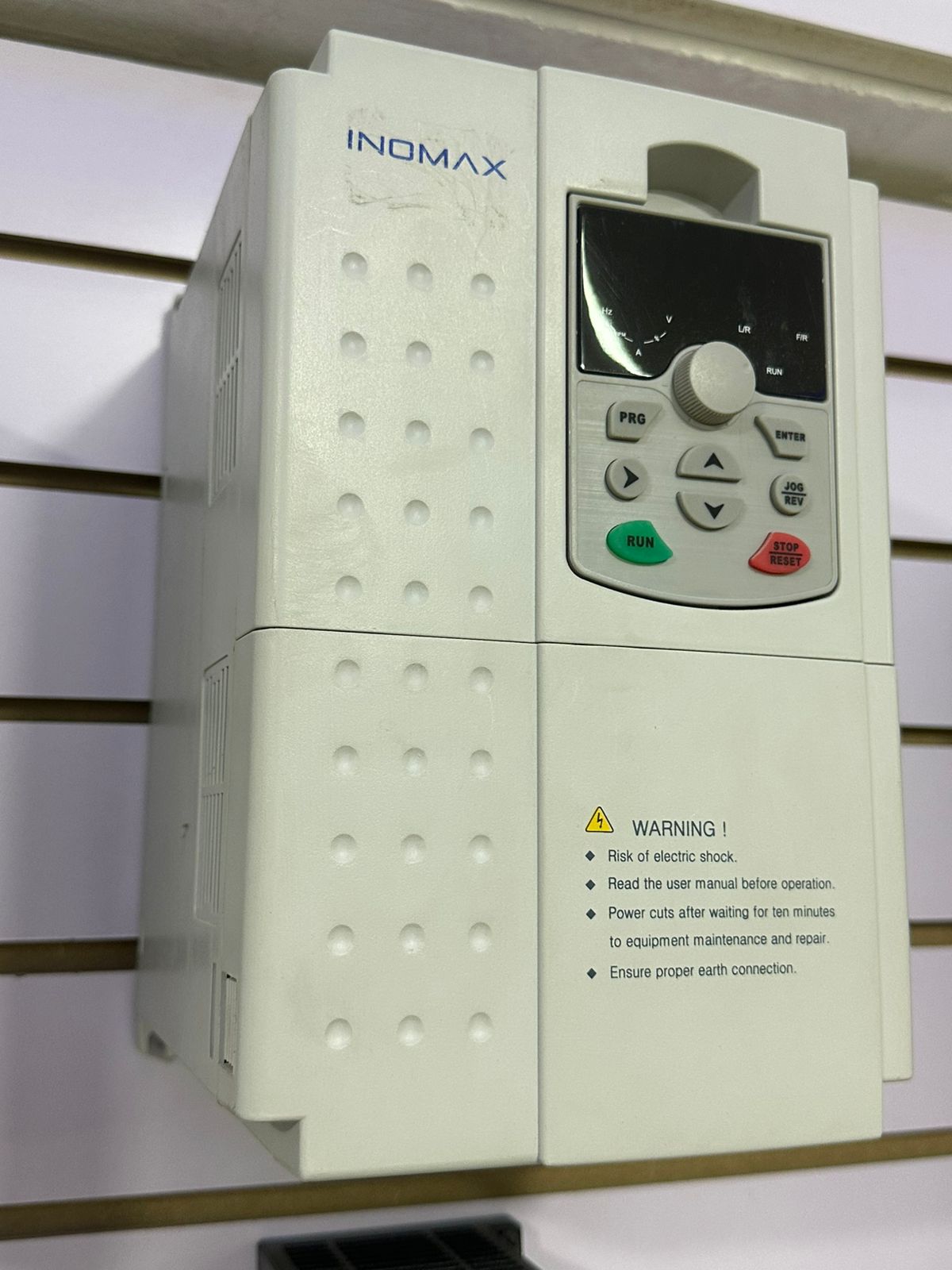 plantas e inversores - CONVERTIDOR DE FRECUENCIA 2.2KW, 9A 220V 0