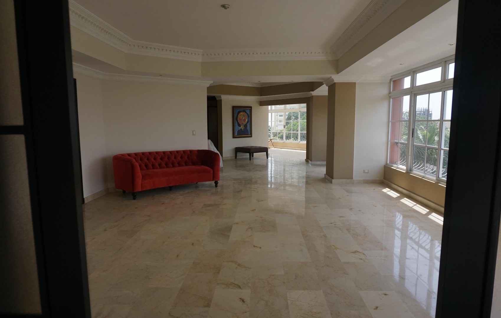 apartamentos - DISPONIBLE La Esperilla 4to piso 3 habitaciones 3.5 banos estudio family 3 parqu 2