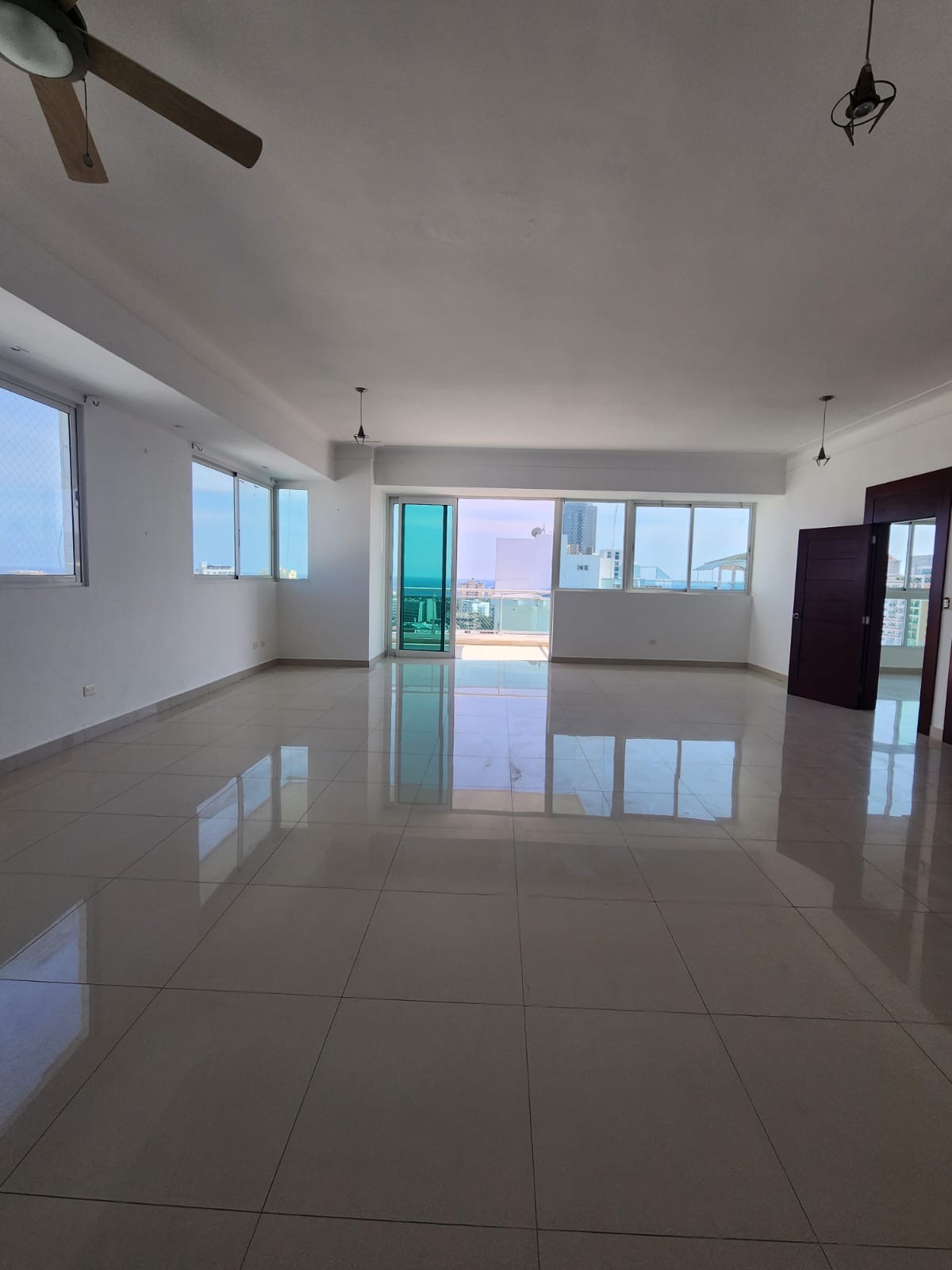 apartamentos - Vendo Ph urbanización real vista al mar tres hab  2