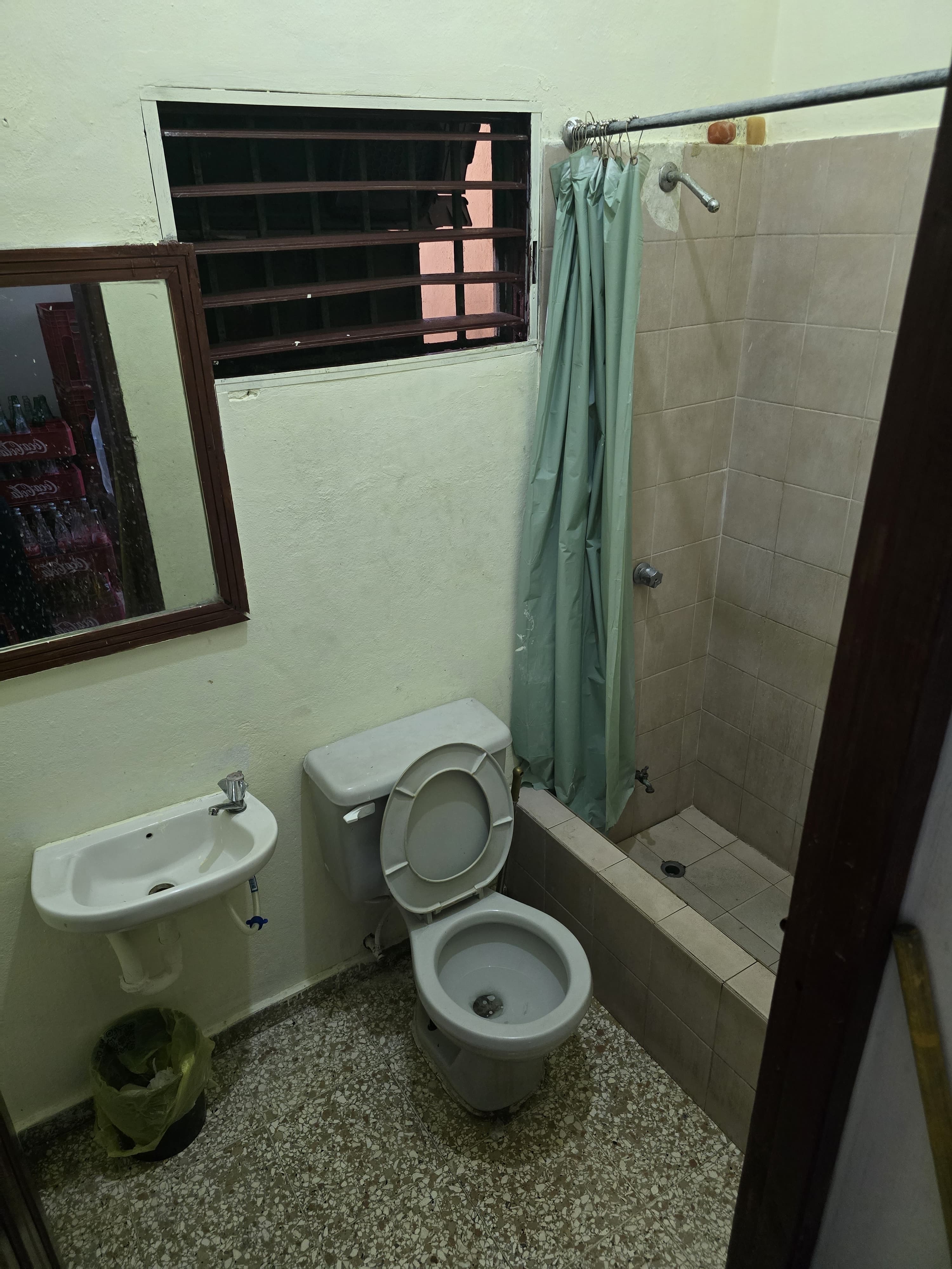 oficinas y locales comerciales - colmado en venta  5