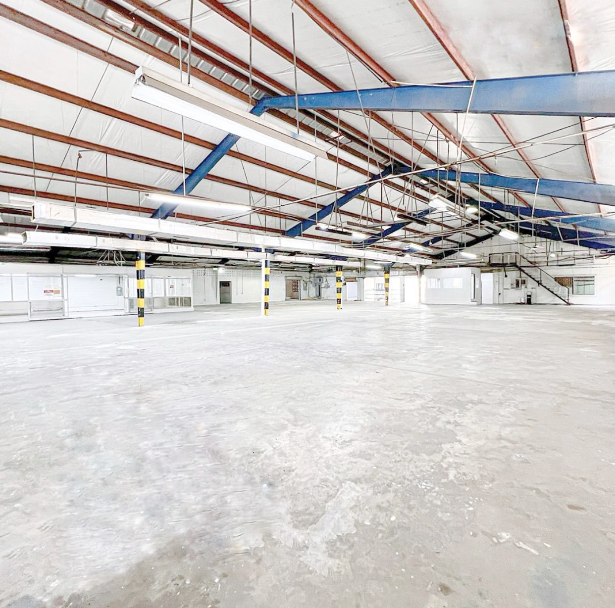 oficinas y locales comerciales - Nave industrial céntrica  6