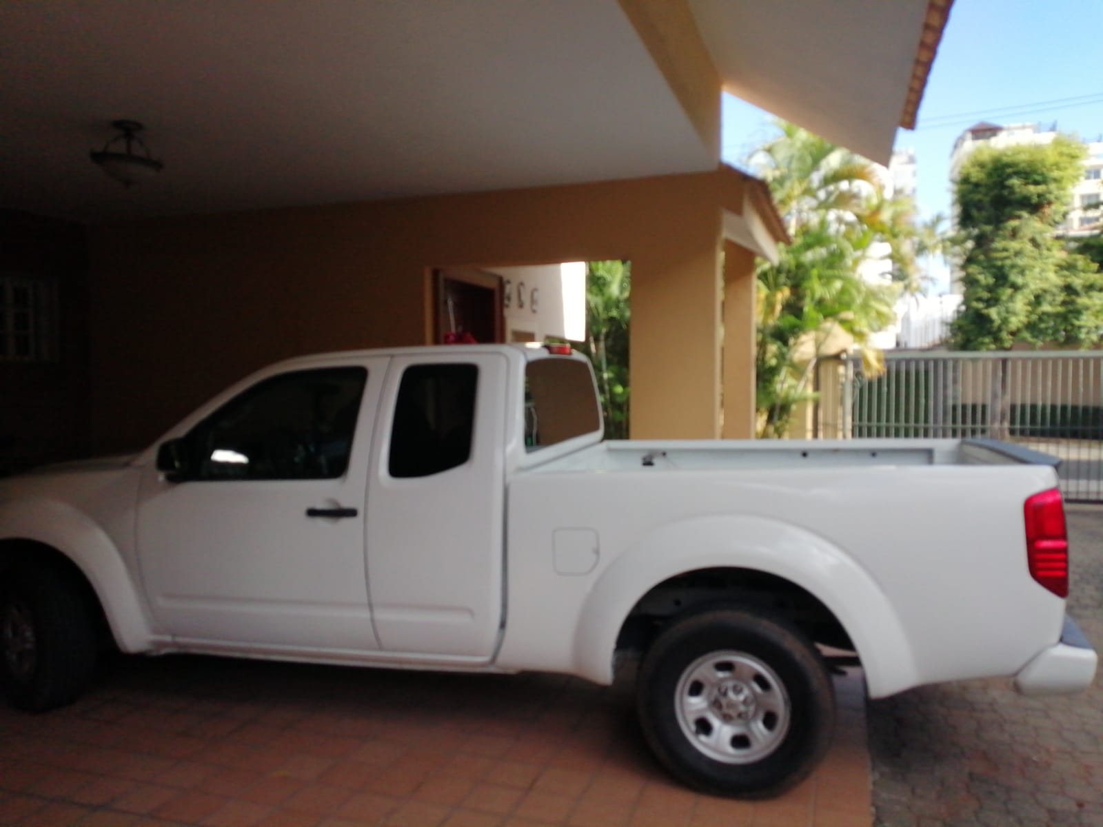 jeepetas y camionetas - Camioneta Bca cabina y media 2017 Nissam Frontier 8