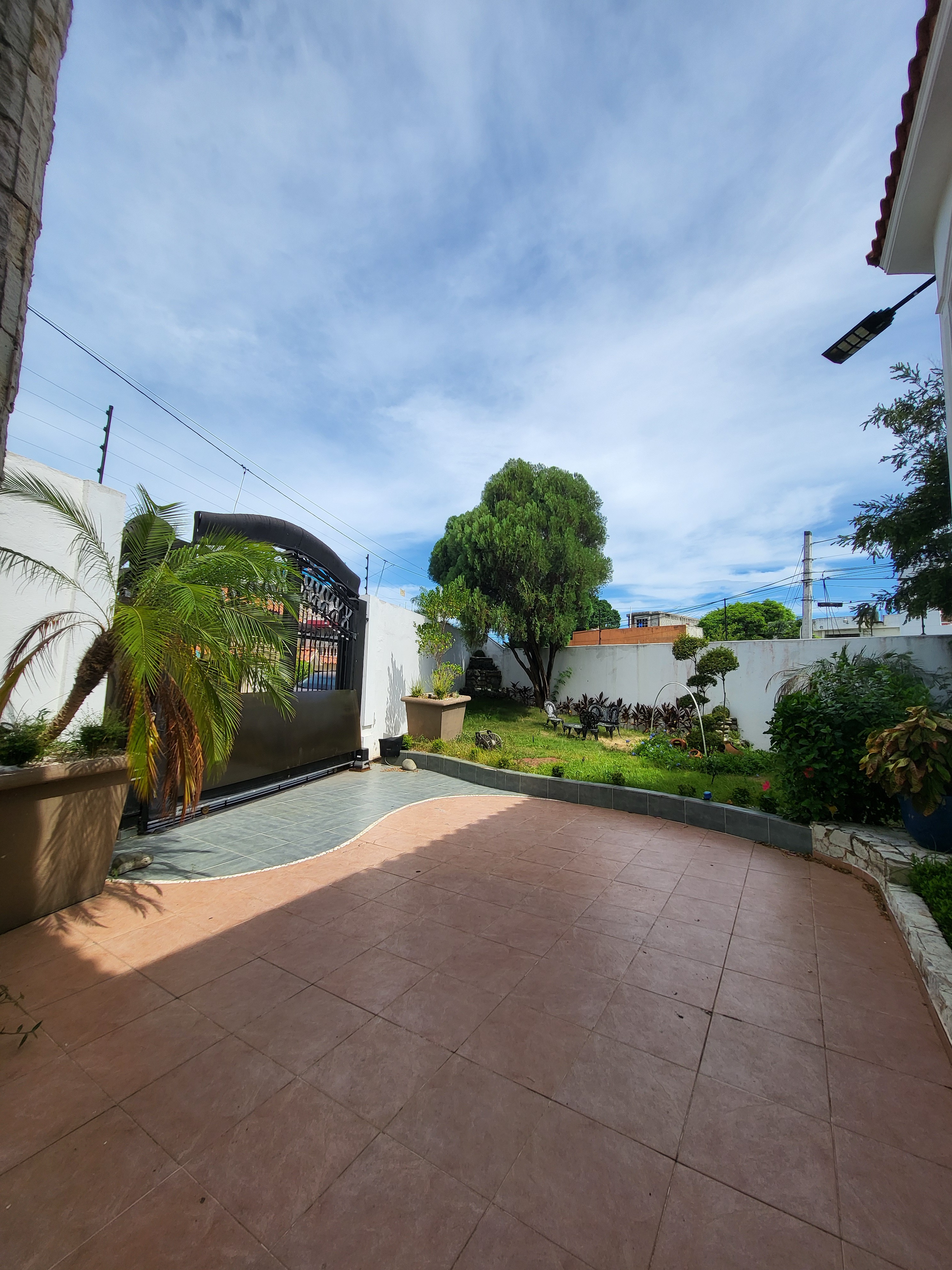 casas - Hermosa casa en los tres ojos 