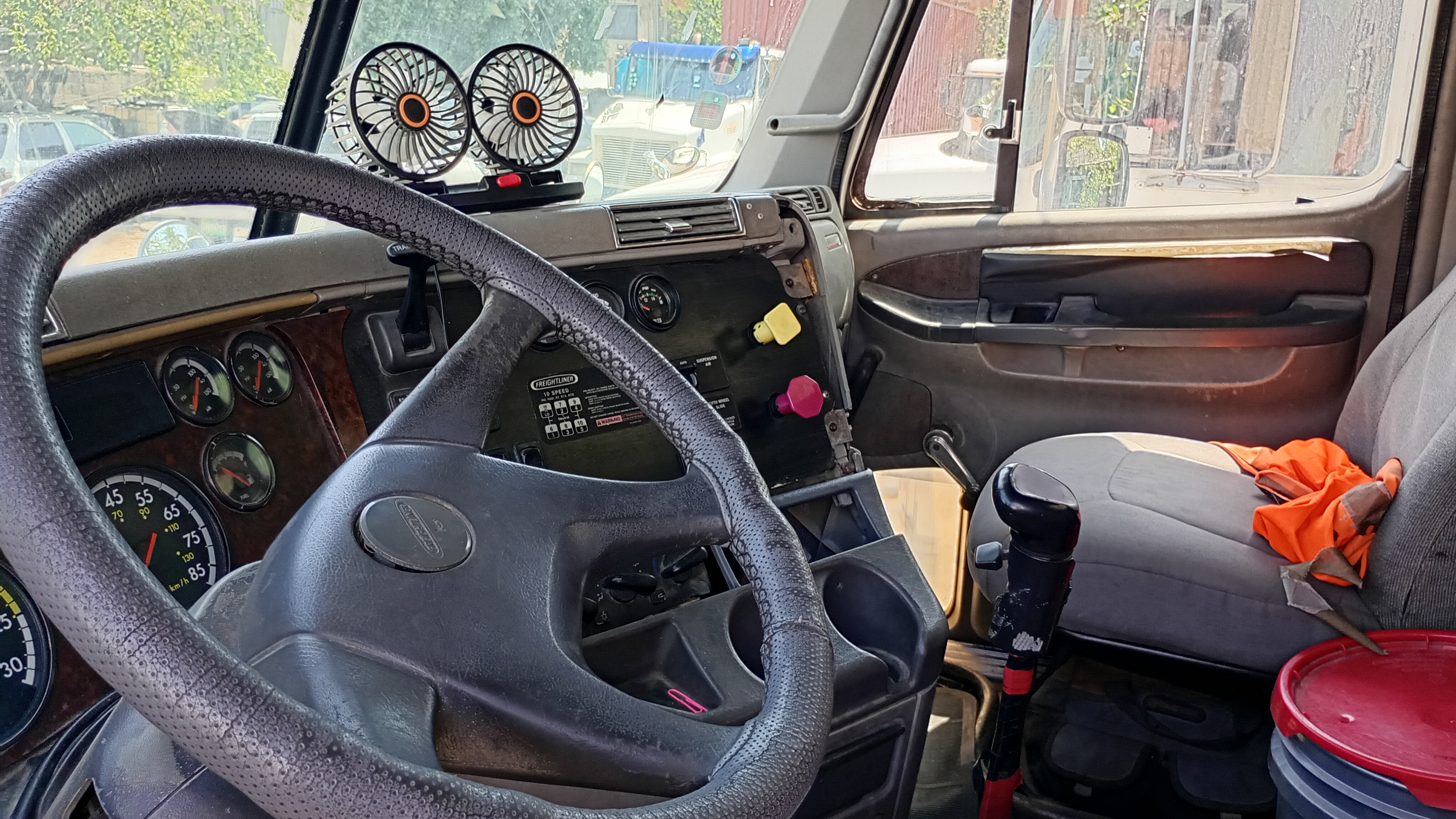 camiones y vehiculos pesados - Freightliner Columbia 2