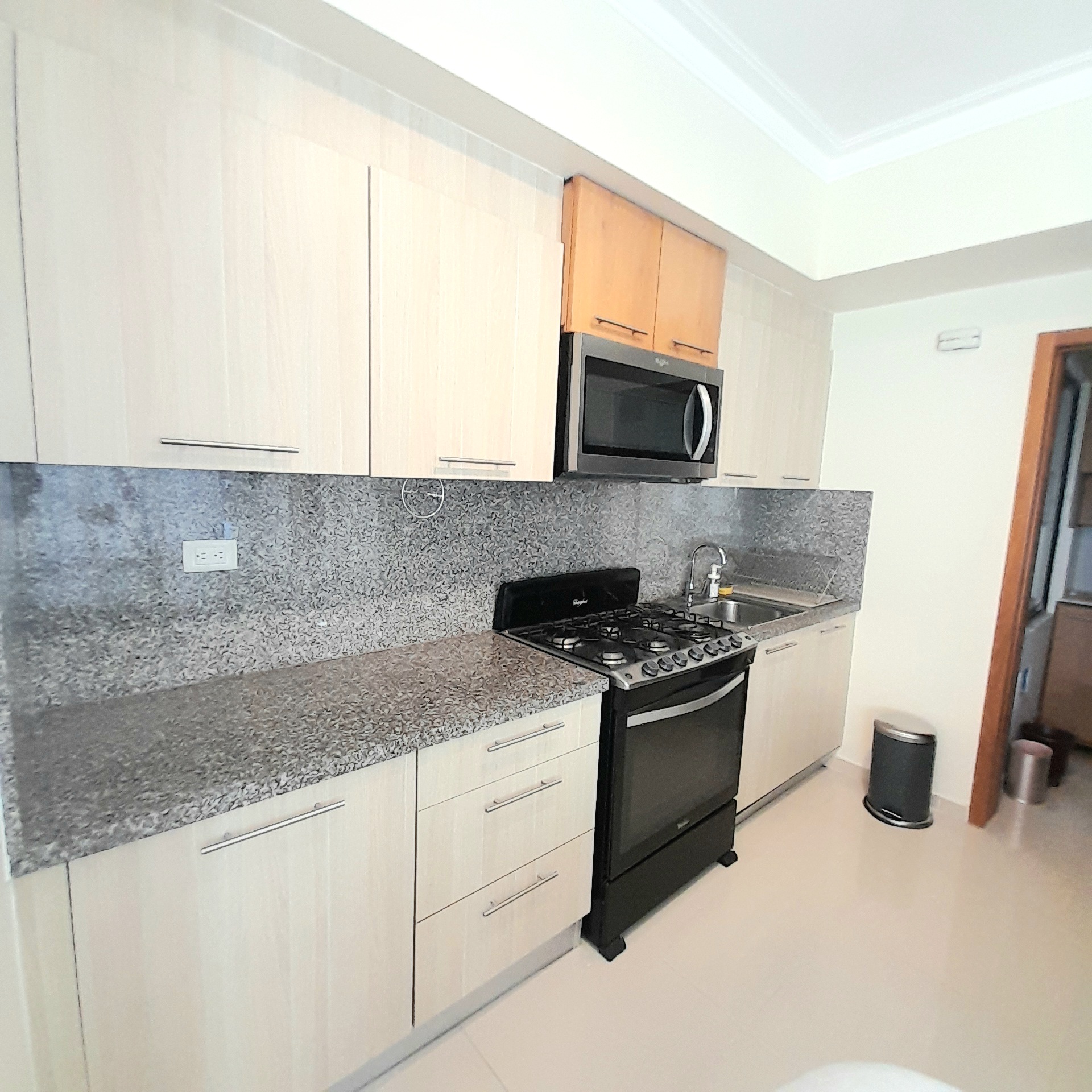 apartamentos - Alquiler amueblado  El Vergel cerca 27 de febrero 2