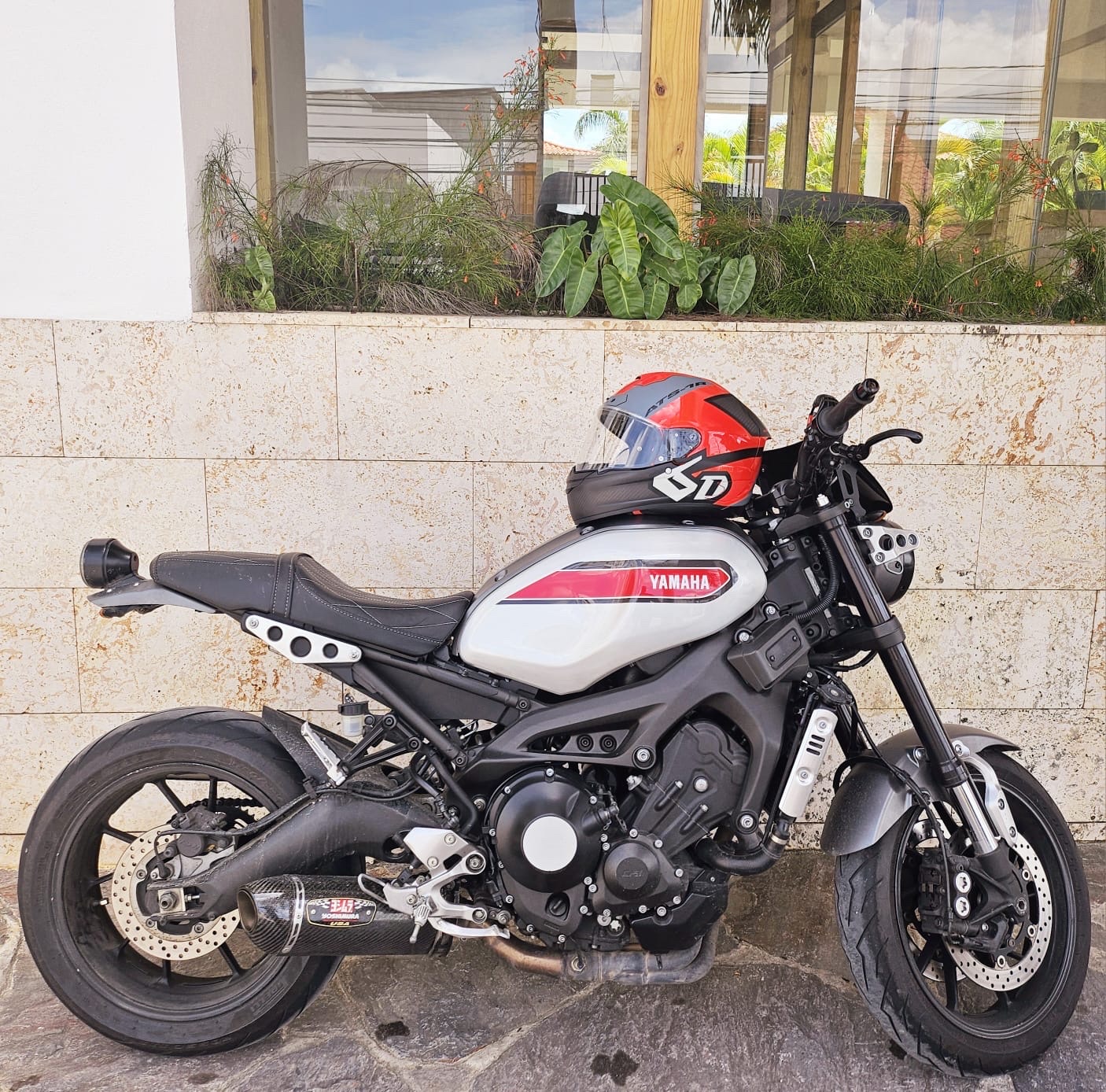 motores y pasolas - comprada en la  Yamaha matricula  al
dia  2
