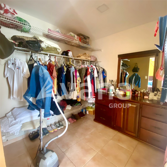 casas - Espaciosa casa de venta en Las Dianas  4