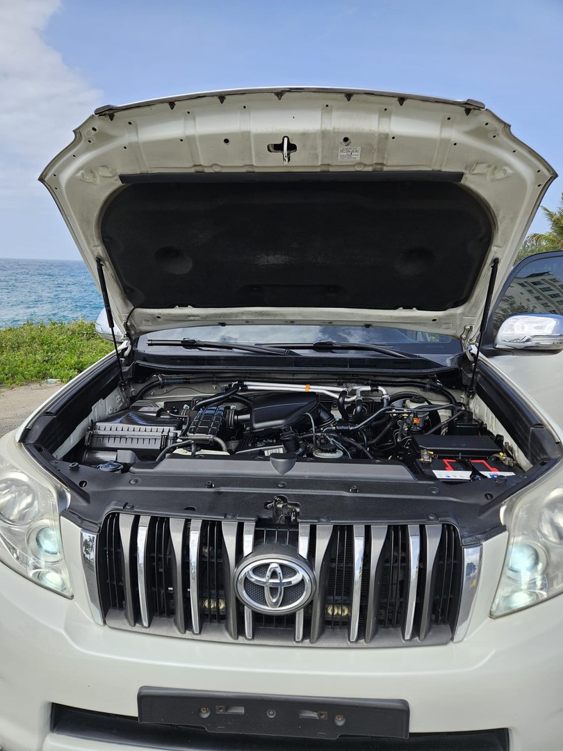 jeepetas y camionetas - Toyota Prado, Por motivo de Viaje. 
En Pesos o Dolares 1