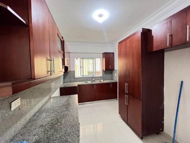 apartamentos - Apartamento en alquiler Bella Vista #24-1930 tres dormitorios, 305 baños. 2