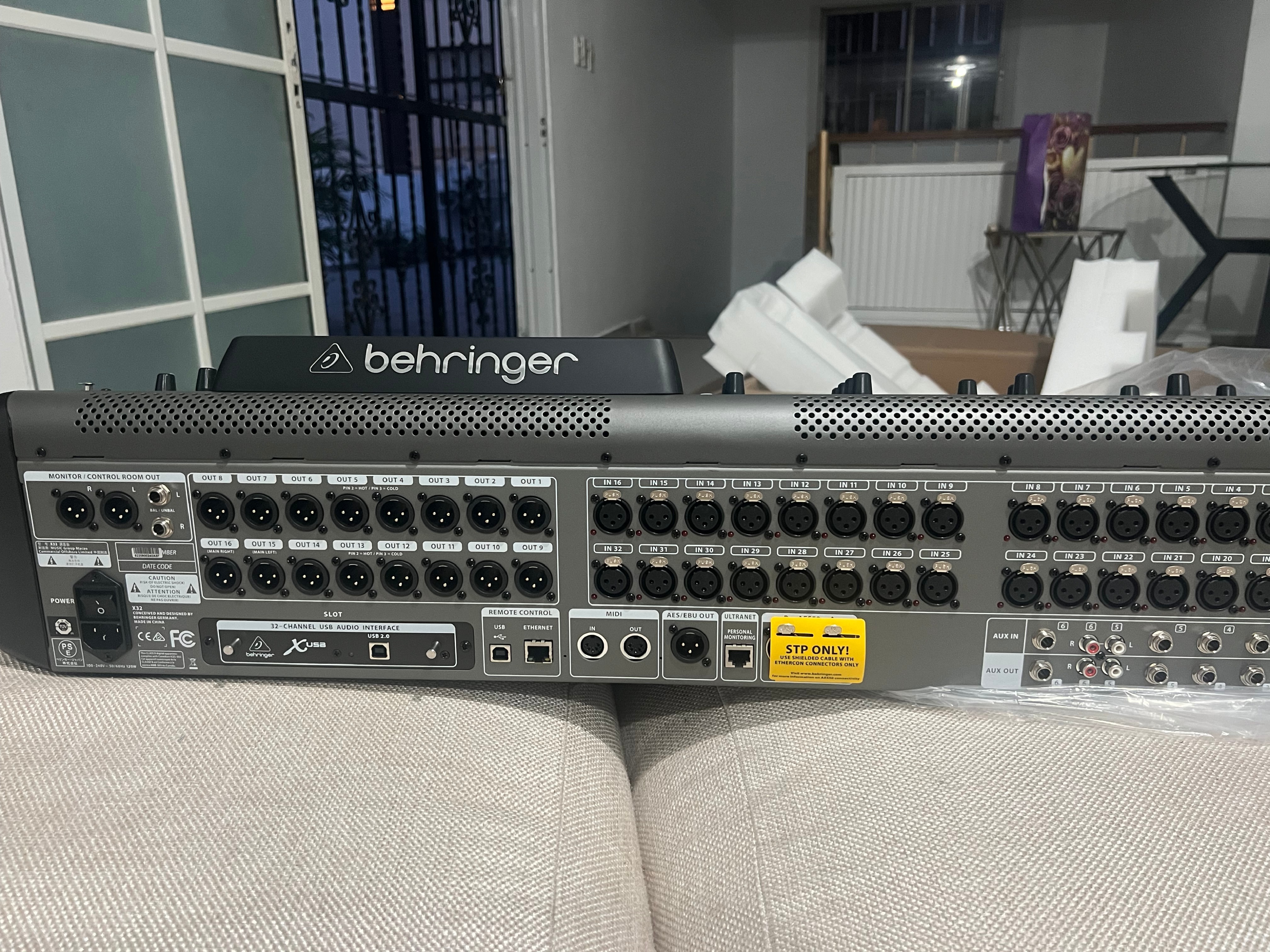 camaras y audio - NUEVA, vendo consola digital BEHRINGER X 32 (La full) 4