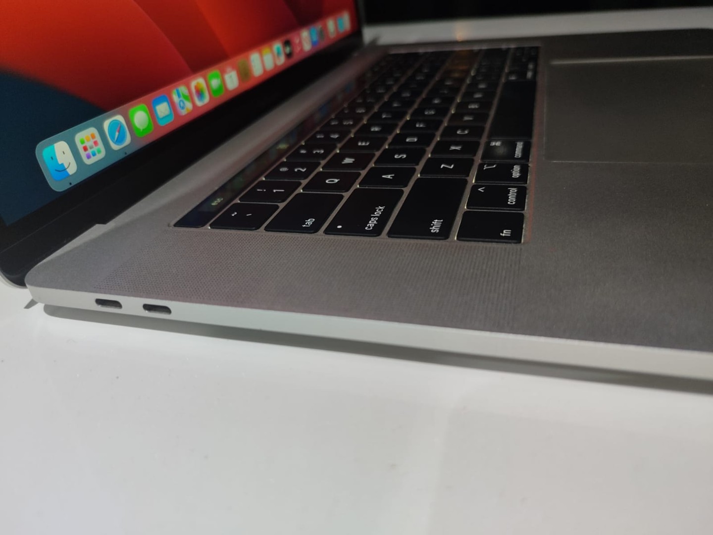 computadoras y laptops - Macbook pro 2017 intel core i7 16GB De RAM 256 SSD pantalla de 15 y 13 pulgadas 6