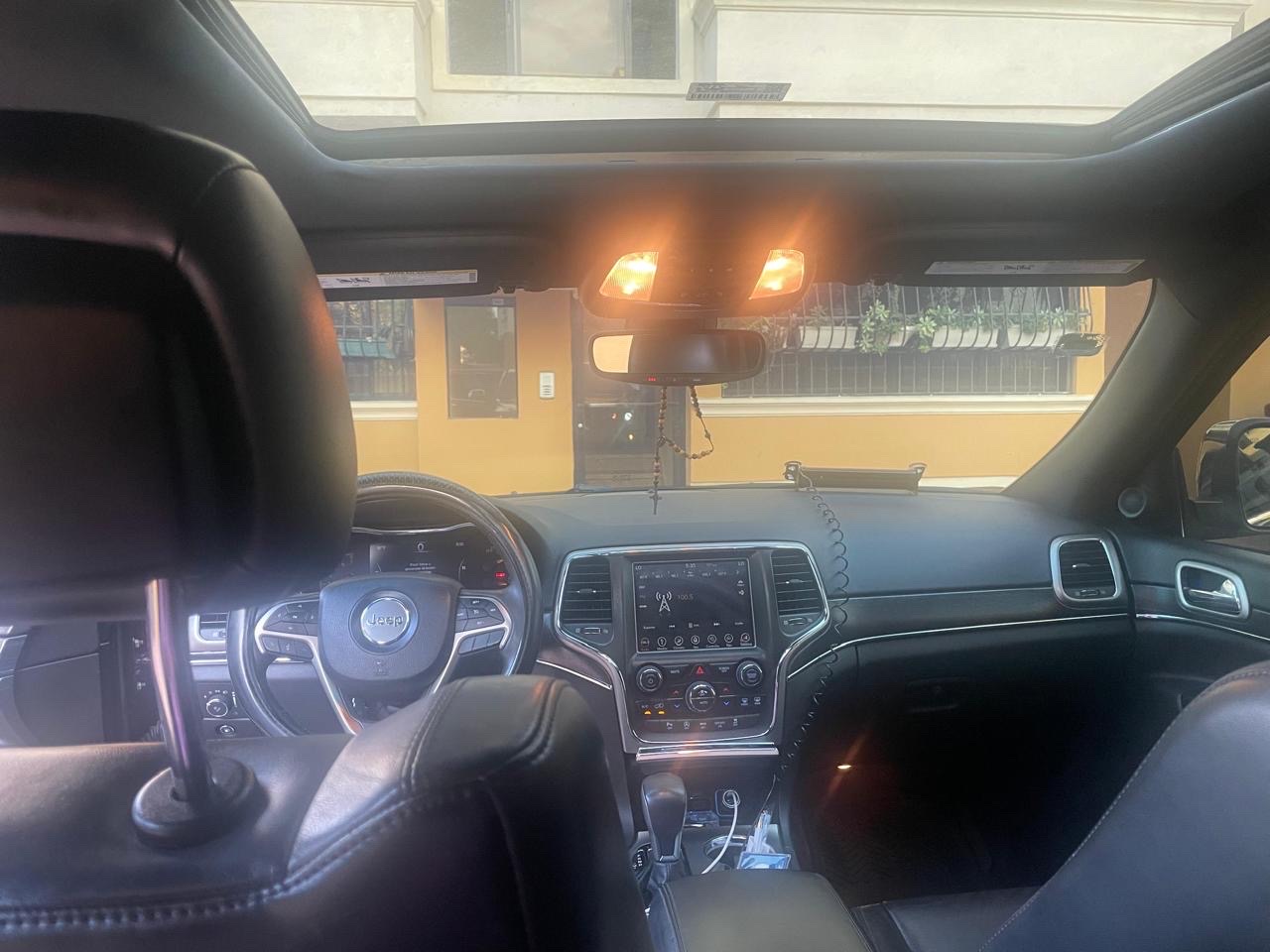jeepetas y camionetas - vendo Jeep grand Cherokee limited 2018 8