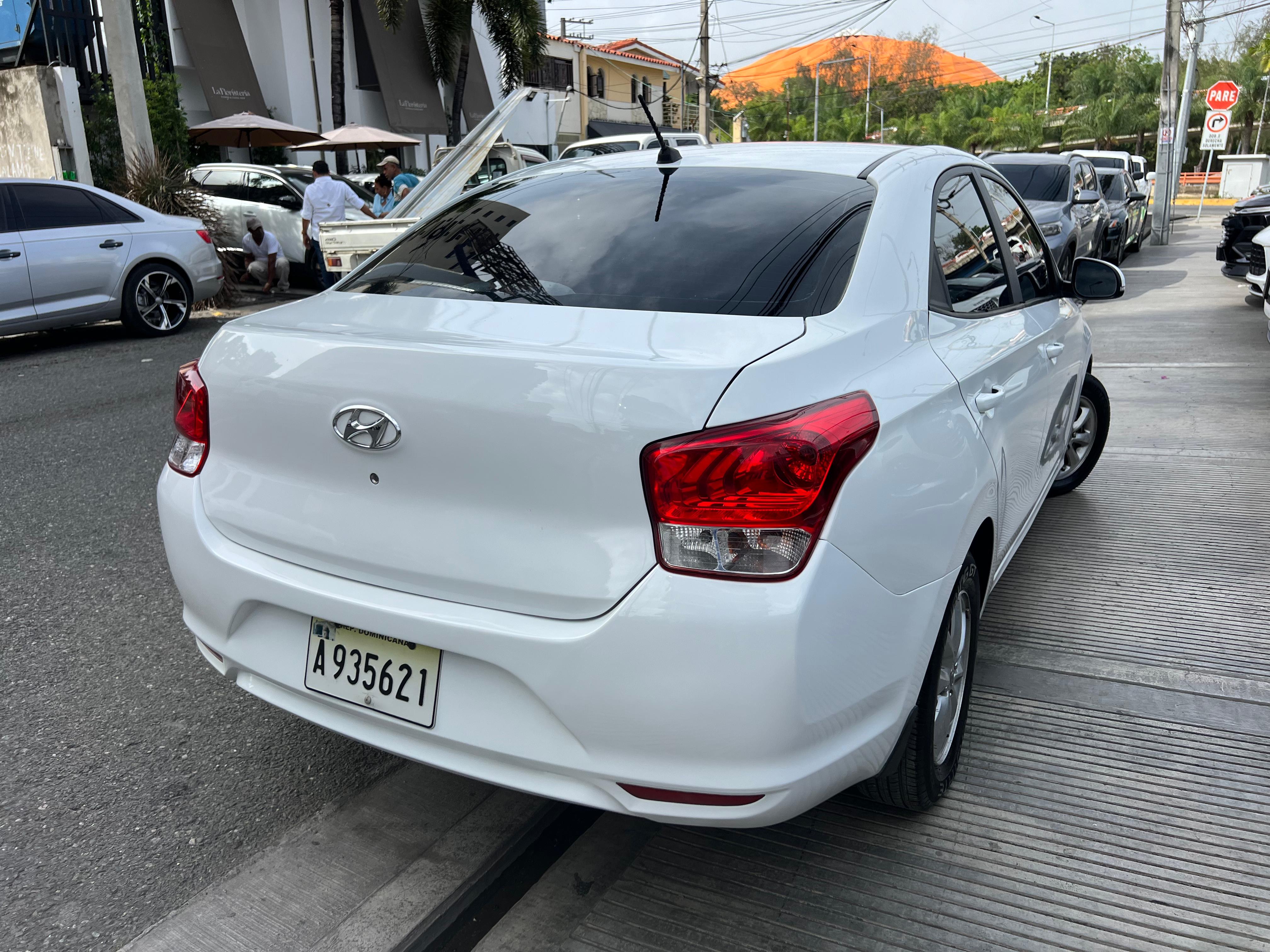 carros - HYUNDAI VERNA 2022 3